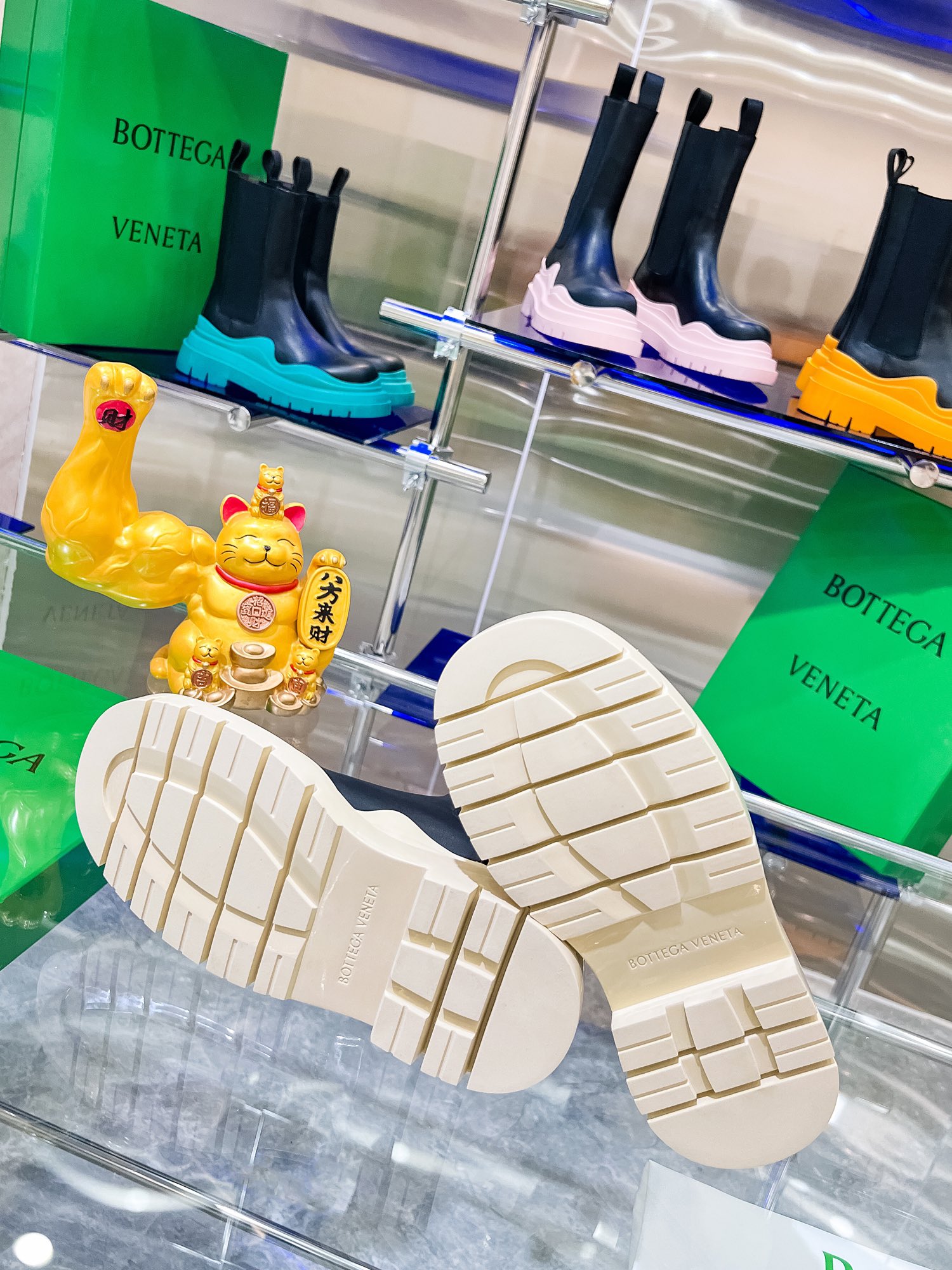 Bottega V’s New Bottom-Heavy Boots: P-bot 900 Series Upgrade. - 图片 8