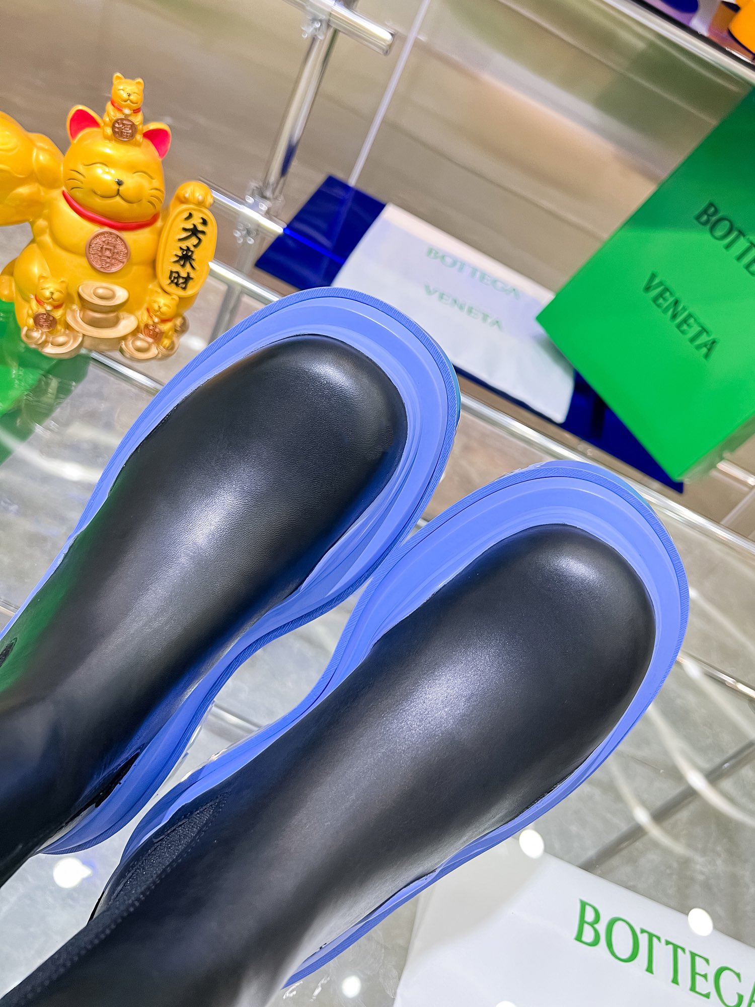 Bottega V Introduces New Bottom-Heavy Colored Boots Series - 图片 4