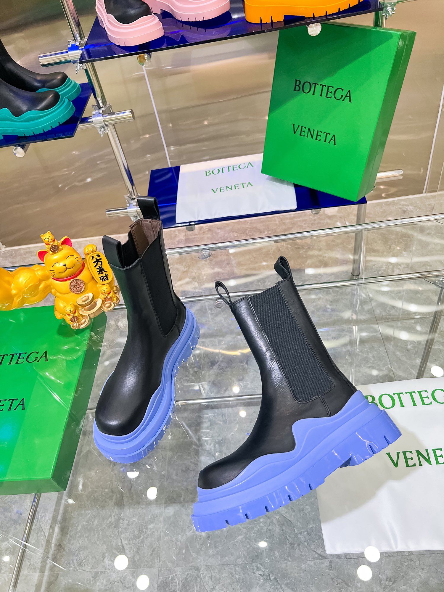 Bottega V Introduces New Bottom-Heavy Colored Boots Series - 图片 7