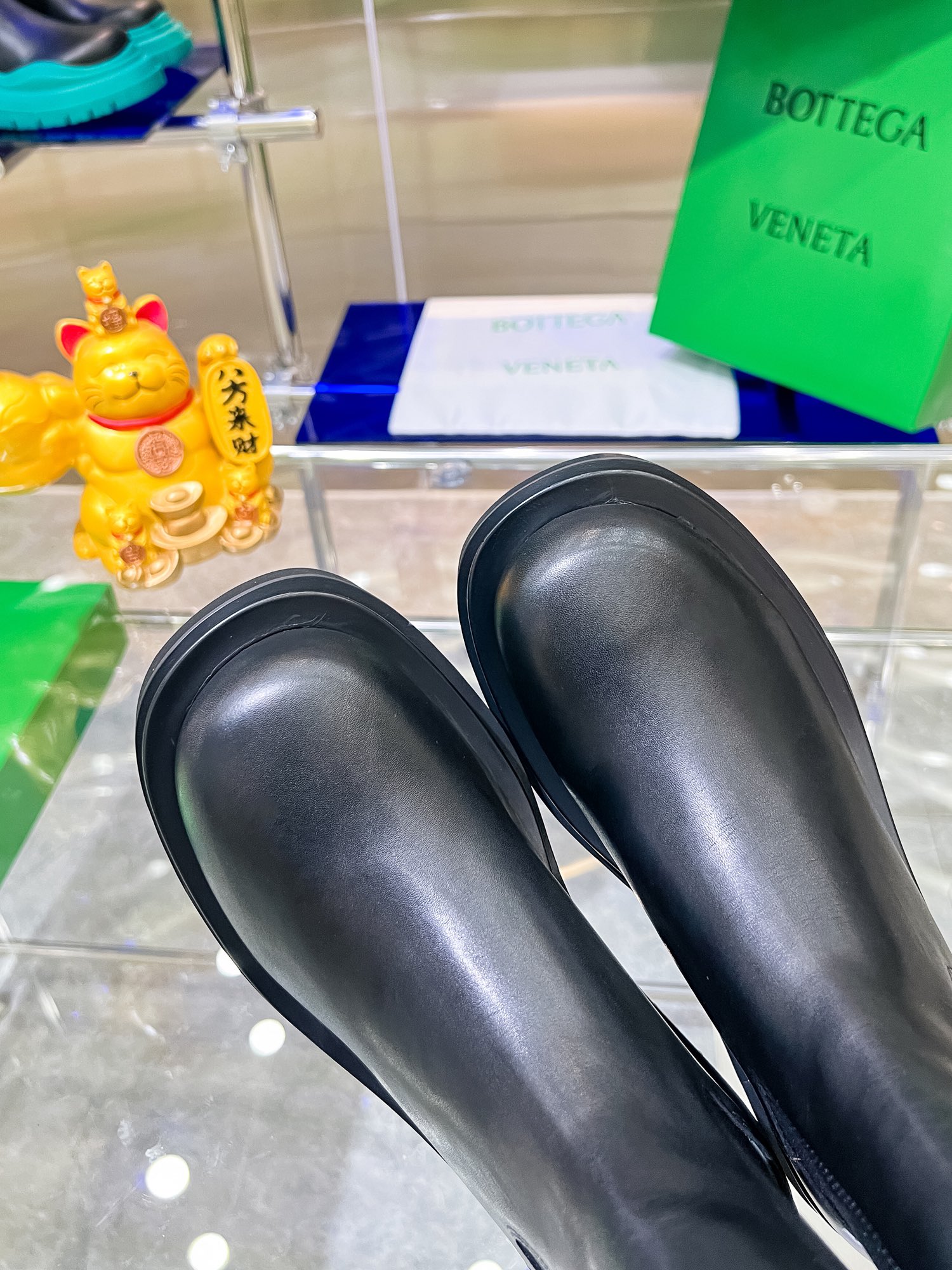 Bottega V’s New Coloured Bottom-Heavy Boots: P-Bot 900 Series - 图片 5