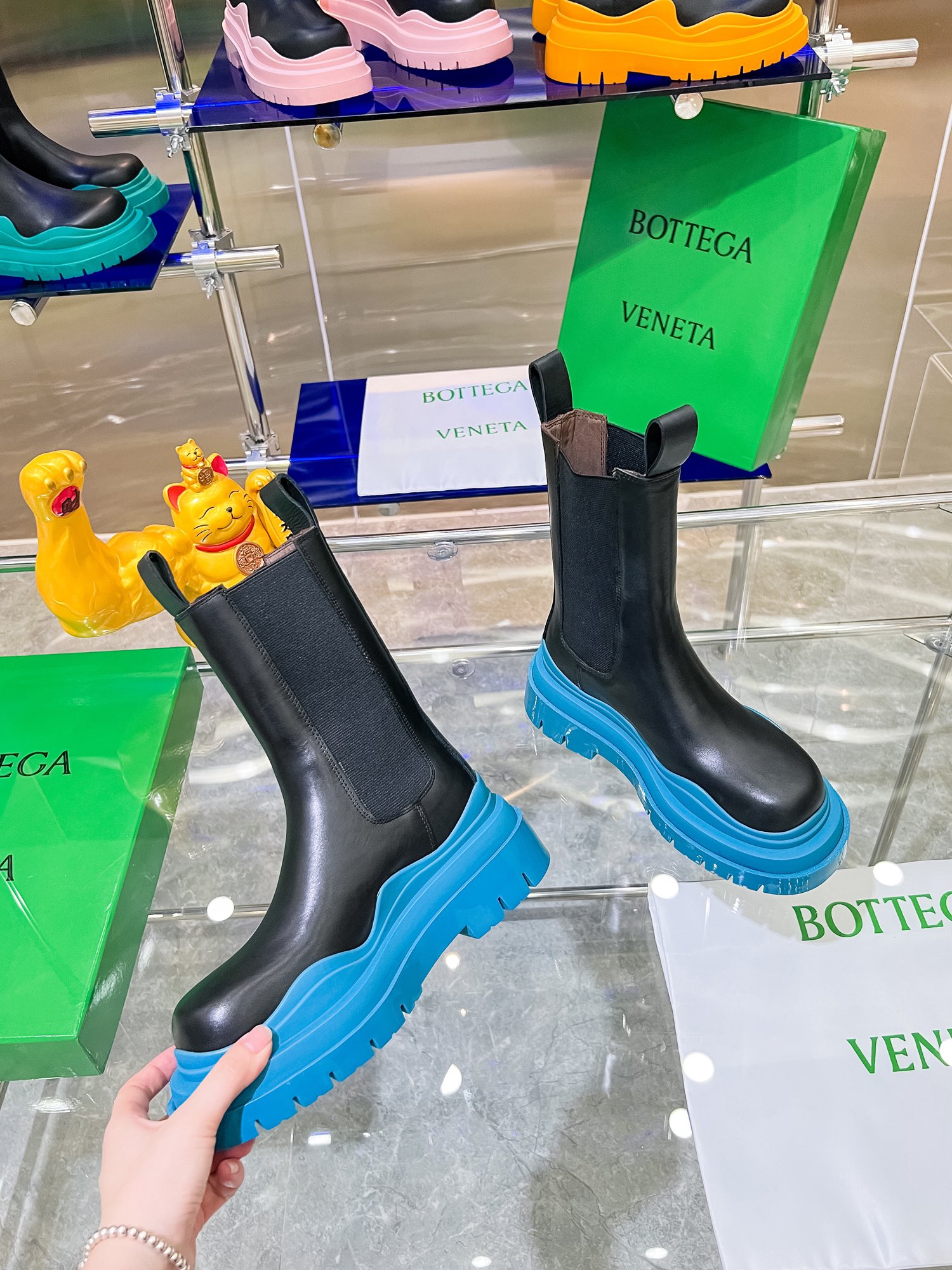 Bottega V Launches New Series of Bottom-Heavy Coloured Boots - 图片 2