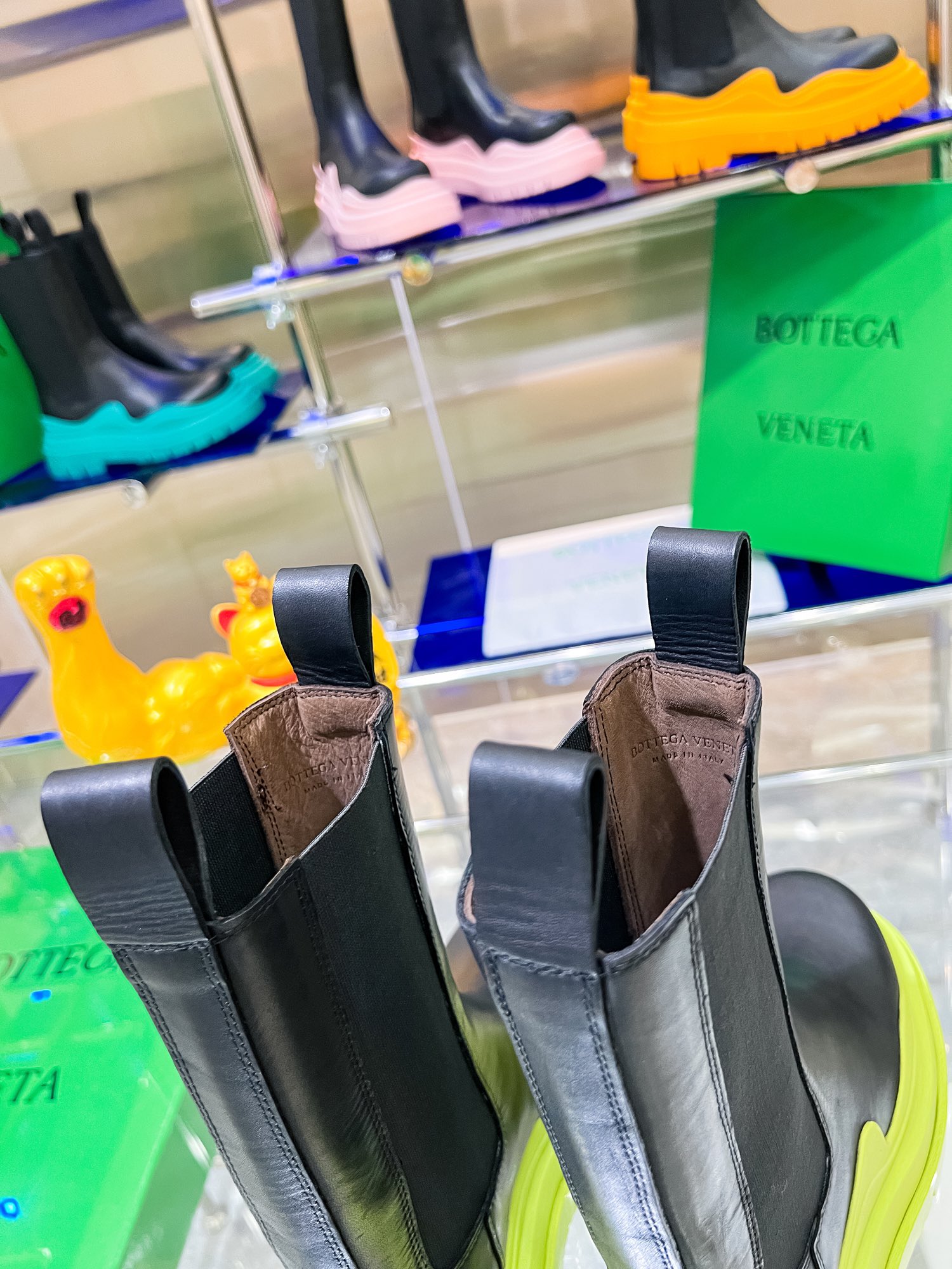 Bottega V’s New Bottom-Heavy Boots: P-bot 900 Series Review - 图片 7
