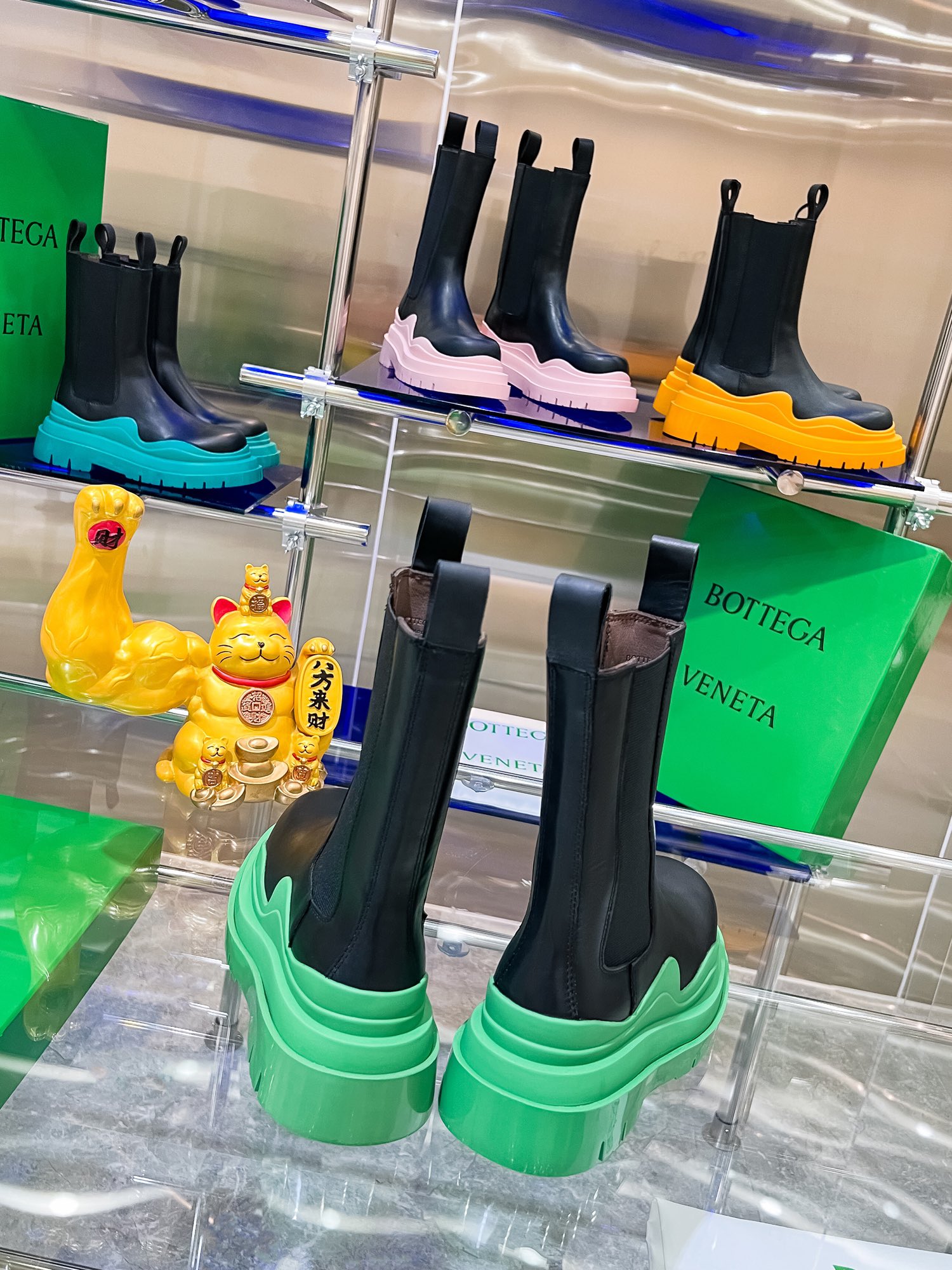 Bottega V’s New Bottom-Heavy Boots: P-bot 900 Series Review - 图片 3