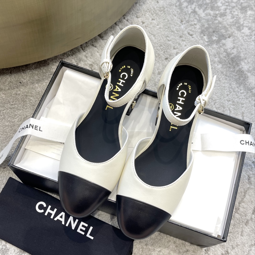 CHANEL Mary Jane сандалии подиумная модель подкладка из овечьей кожи подошва из натуральной итальянской кожи подчеркивает белизну и элегантность