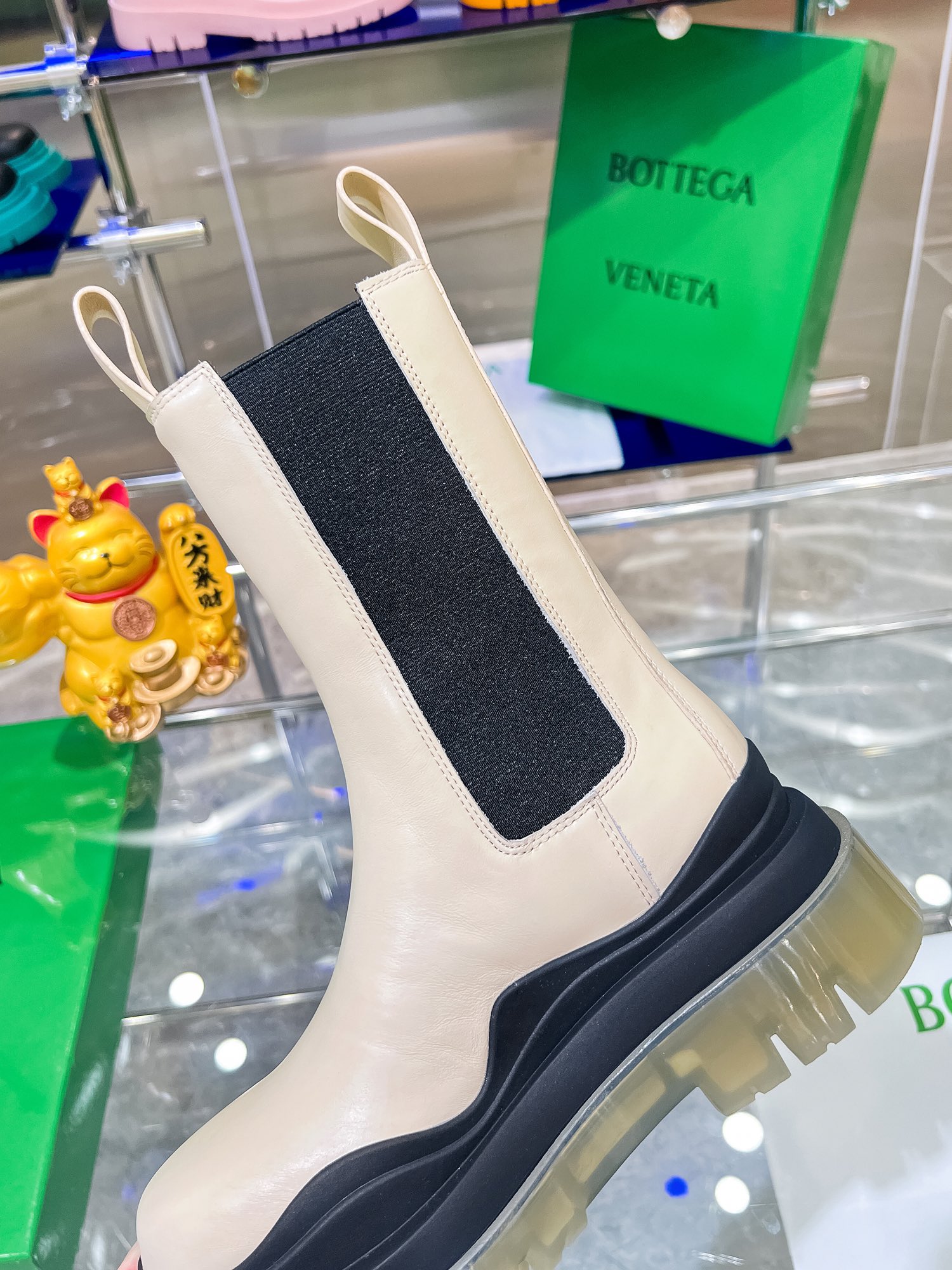 Bottega V’s New Bottom-Heavy Boots Collection: P-bot 900 Series - 图片 7