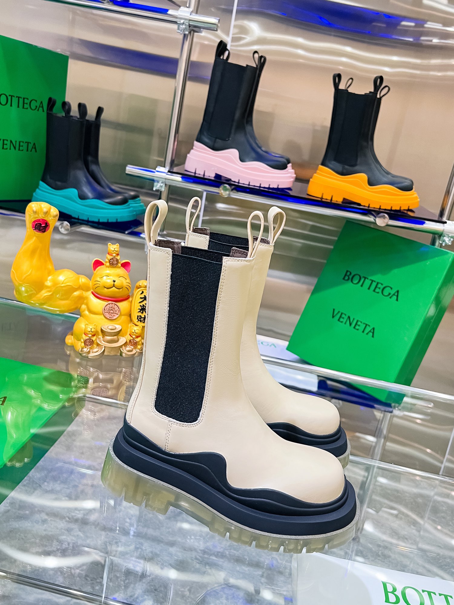 Bottega V’s New Bottom-Heavy Boots Collection: P-bot 900 Series - 图片 3