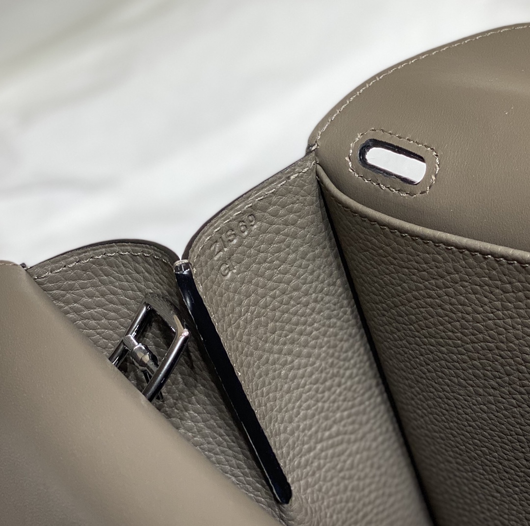 Hermès Luxury Handbag Collection 8