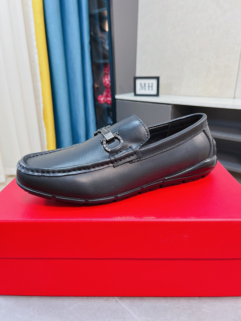 J0 菲拉格慕Ferragamo高端品质架豆豆鞋上．风格华贵典雅，实用性和款式并重，我们异常关注质量和细节，鞋楦皮料，做工舒适度都毫不逊色，材质：鞋面进口头层软牛皮真皮内里，