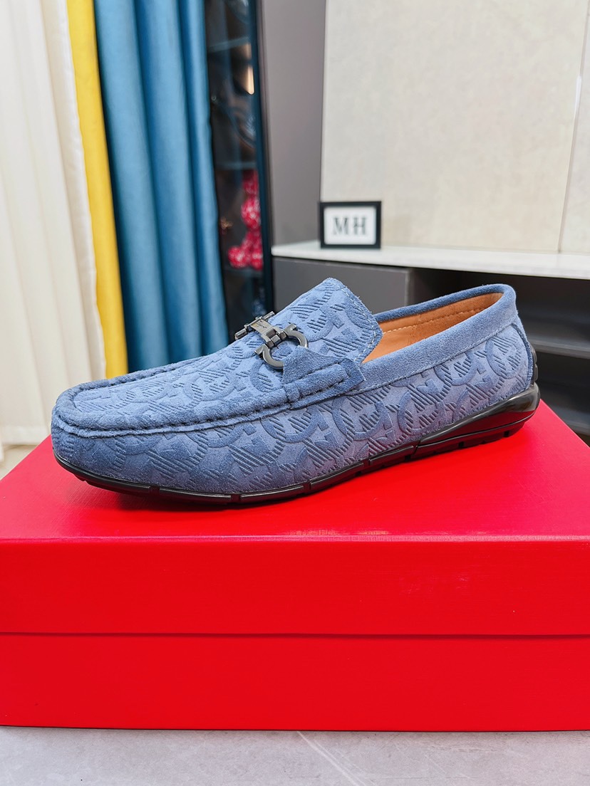 I5 菲拉格慕Ferragamo高端品质架豆豆鞋上．风格华贵典雅，实用性和款式并重，我们异常关注质量和细节，鞋楦皮料，做工舒适度都毫不逊色，材质：鞋面进口头层磨砂软牛皮真皮内里，