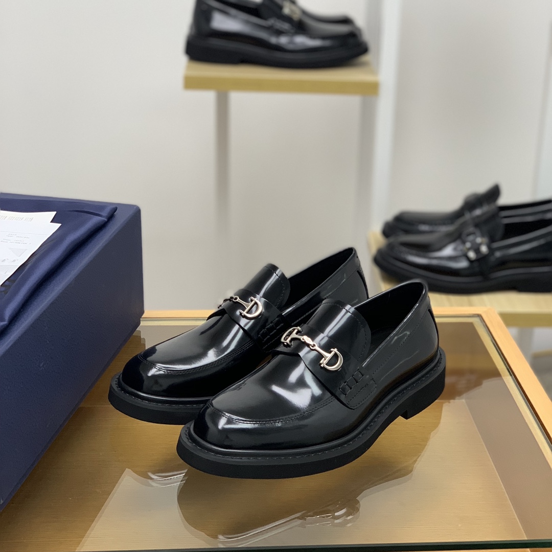 DIOR迪奥   精选牛皮制作男士乐福皮鞋