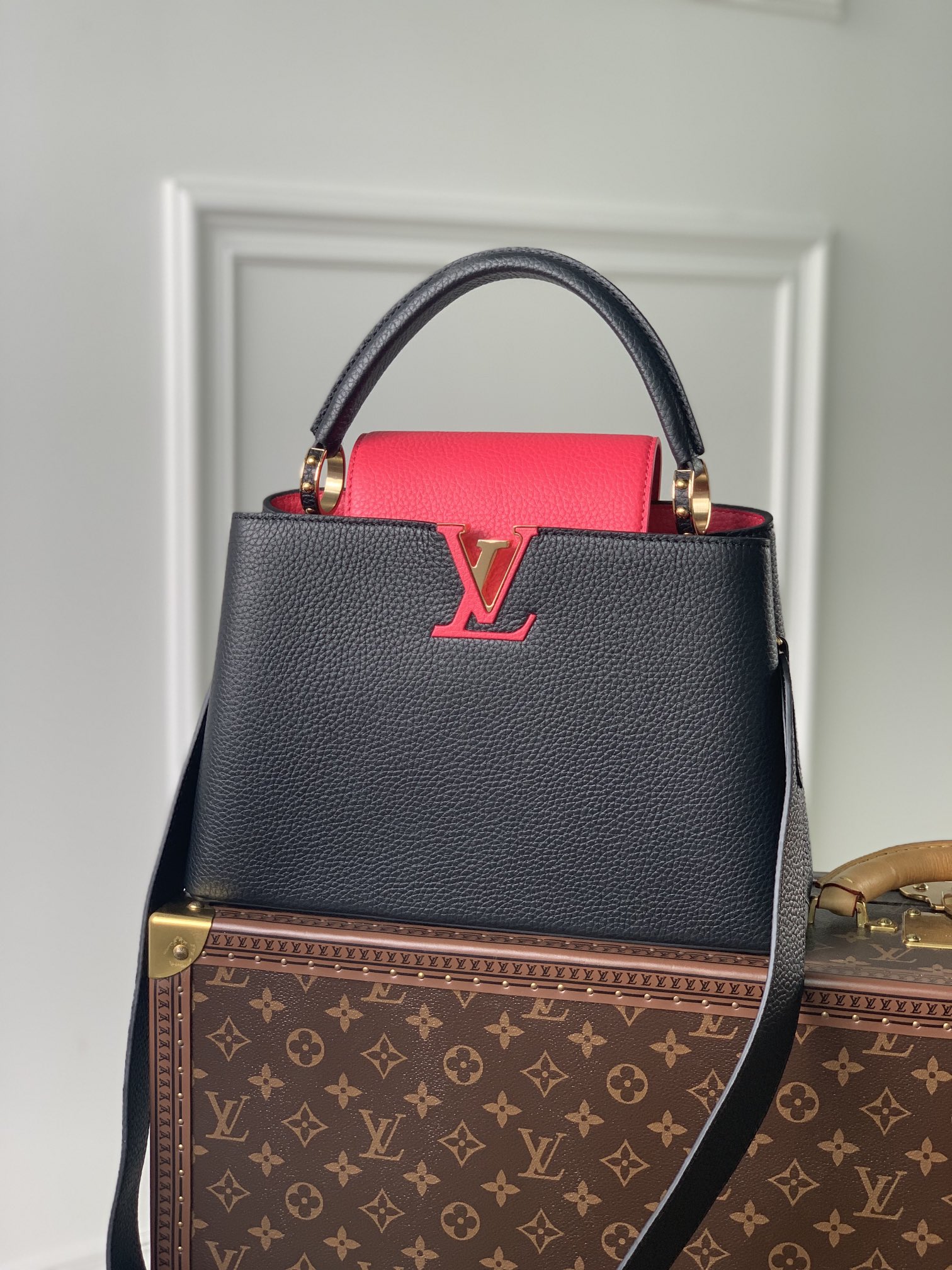 Louis Vuitton LV Capucines Bags Handbags from China 2023
 Black Calfskin Cowhide M59882