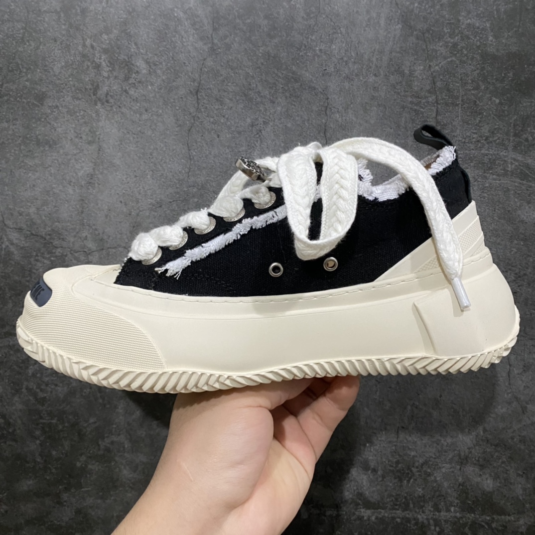 图片[2]-吴建豪xVESSEL Smilece G.O.P. 2.0 MARSHMALLOW Lows 2.0棉花糖开口笑系列解构重叠厚底软木低帮百搭增高帆布硫化板鞋 真标硫化处理工艺 升级原楦原纸版数据开发版型 官方全套配件及包装物(附送2副腰果花鞋带/超大防尘购物袋/图腾卡/蒙娜丽莎美元/变色DIY笔/收藏级鞋盒套装!!) 纯手工贴合多重围条硫化工艺#采用12蛊司厚实舒适帆布面料 头层猪皮内里及注压PU缓震鞋垫 流苏做旧复古效果 鞋头开口笑处加入紫外线热感应效果（在紫外光线下发生色变!）这双鞋名为 Peace by Piece，是以帆布鞋作为基底，并以解构手法，将鞋上不同细节堆叠营造错位，鞋面的帆布再经过打磨制造流须效果，整双鞋更是手工制作，因此显现出其细致的工序。 尺码：35-44-选品中心