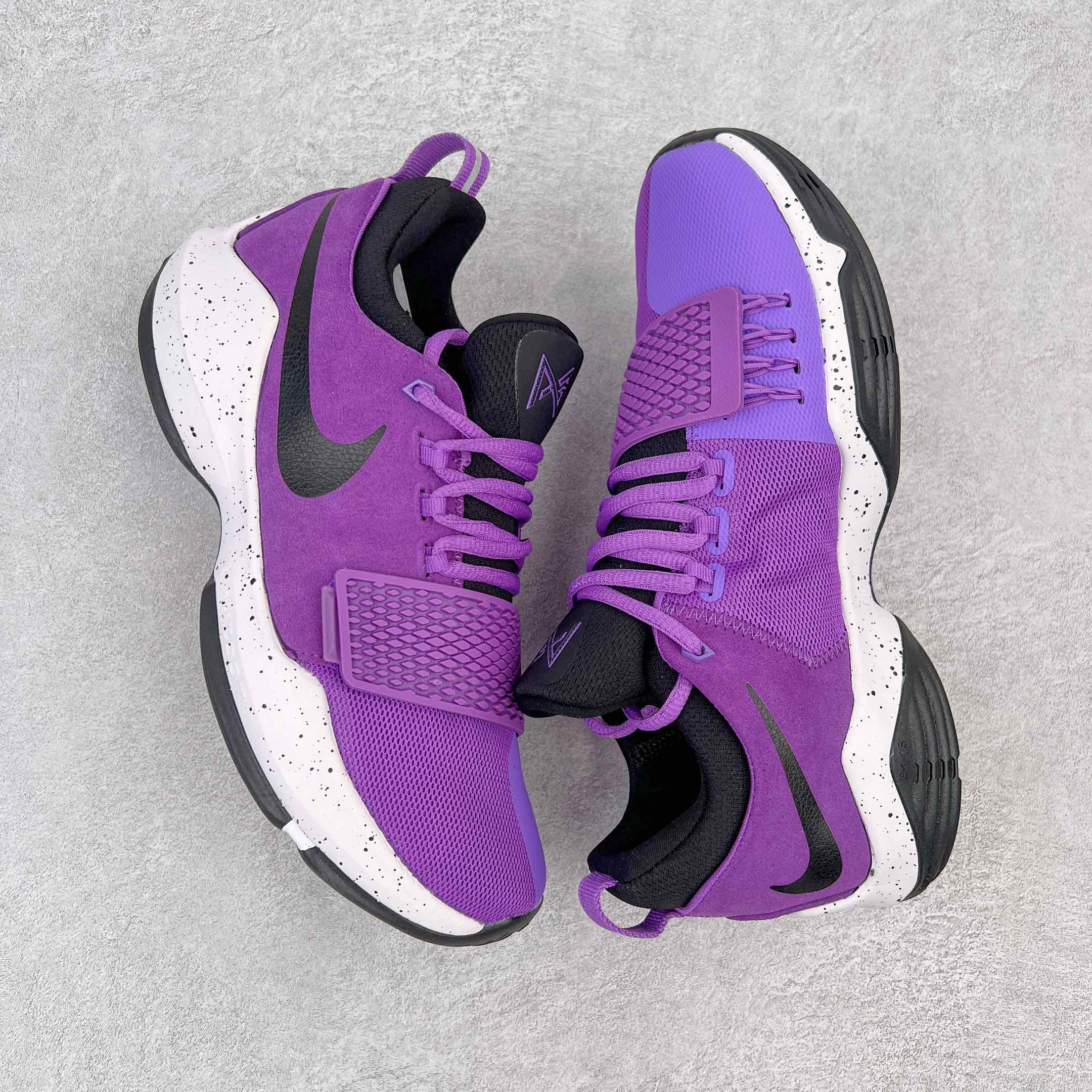 图片[3]-＃K版纯原福利 NK Paul George PG1 保罗乔治一代签名篮球鞋 紫罗兰 878628-500 网眼布面与麂皮材质拼接合成的鞋身充满质感 鞋面与鞋底的鱼鳞纹路、携带扣的浮标形状设计的灵感来自于乔治最大的个人爱好一钓鱼 鞋身的F引ywire动态飞线与大绑带设计为球鞋提供了非常优秀的包妻和稳定性 中底则使用了Phylon泡棉加前掌Zoom Air气垫 带来轻盈而富有回弹力的缓震效果 球鞋后部的3M反光条设计则寓意着他那次著名的受伤事件 尺码：39 40 40.5 41 42 42.5 43 44 44.5 45 46-选品中心