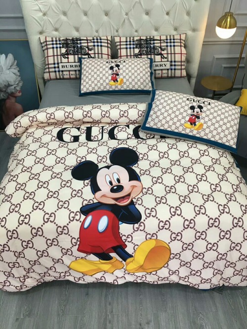 Gucci Mickey Mouse Cotton Bedding Set - Queen Size, Includes Duvet Cover 1 Gucci Mickey Mouse Cotton Bedding Set - Queen Size, Includes Duvet Cover