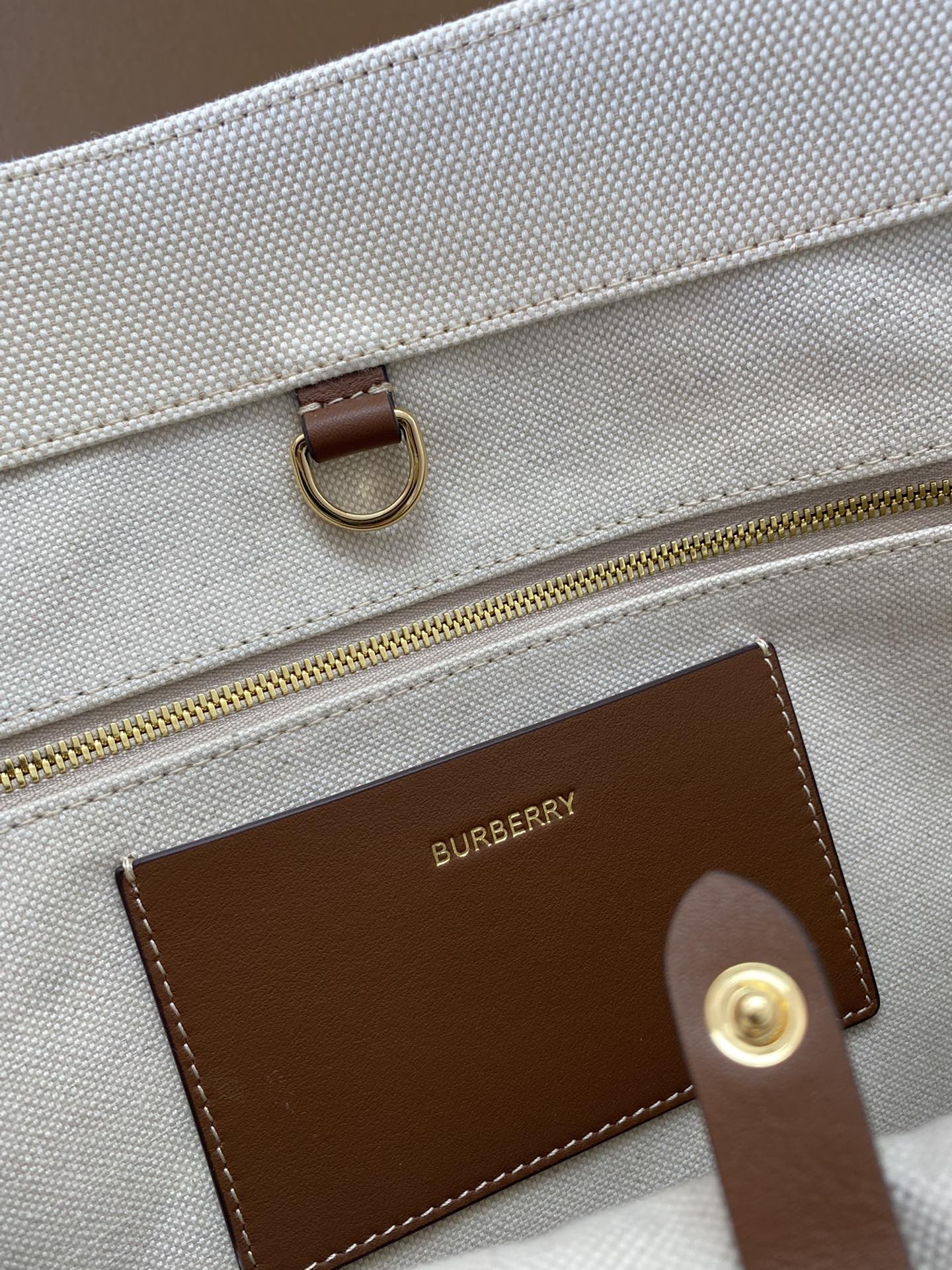 Burberry巴宝莉缉明线皮革及棉质帆布最新精制托特包