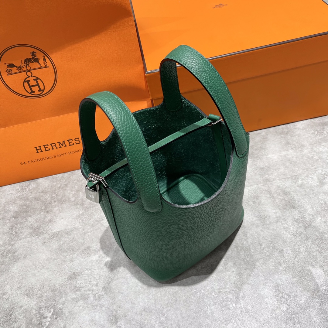 Hermès Happy Labor Day feedback700