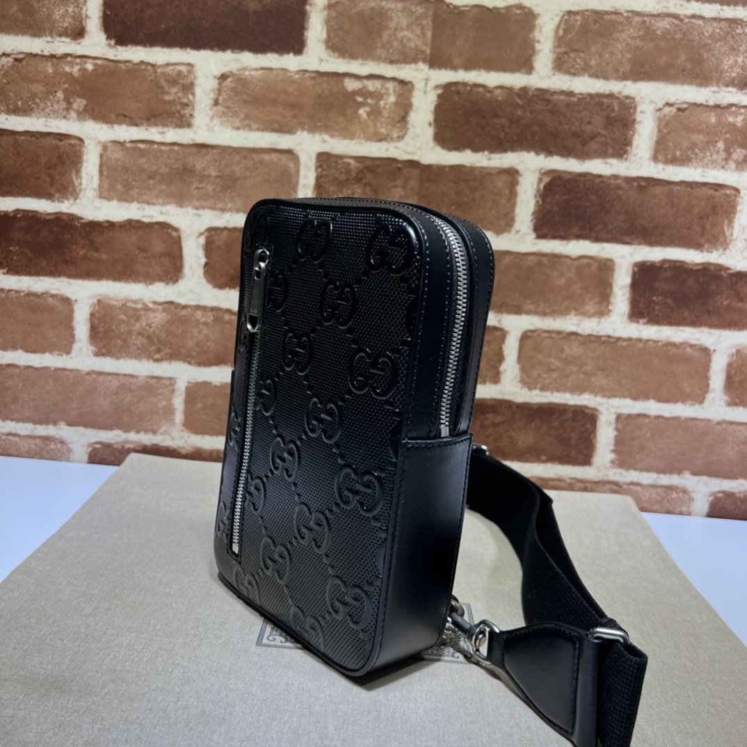 GUCCI古驰GG印花压纹单肩斜挎包700431