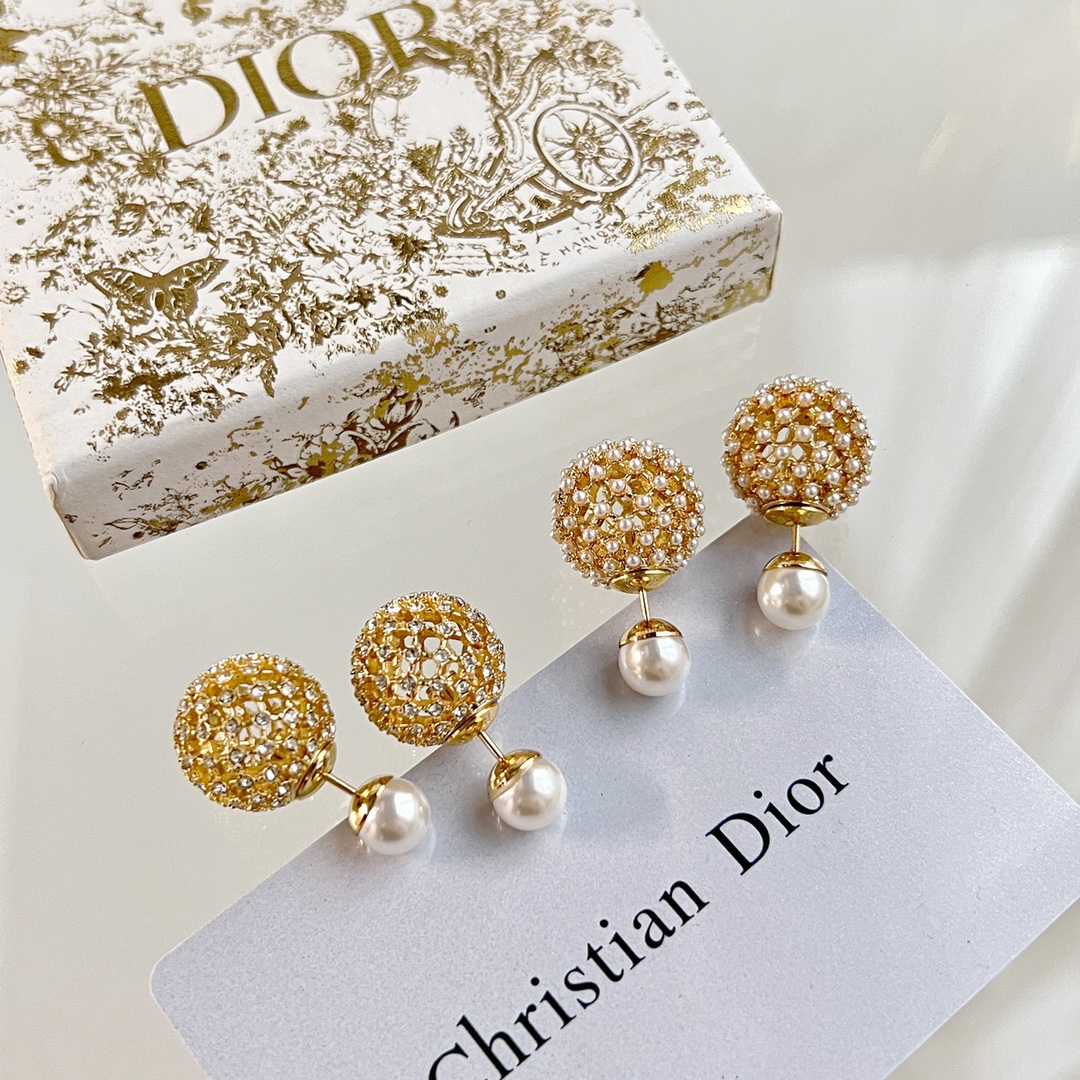 新款☑️DIOR迪奥镂空珍珠耳钉耳环
