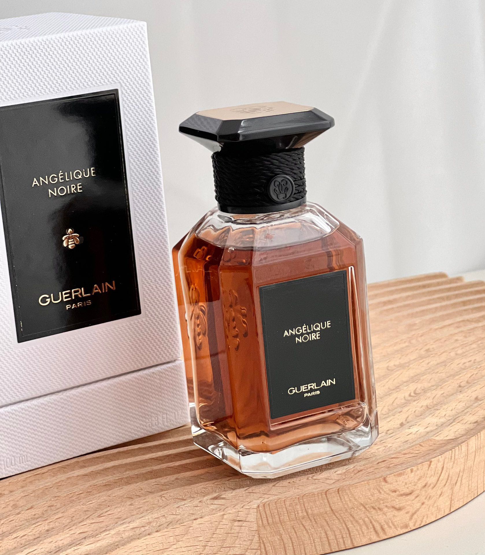 NO:809645,Guerlain Guerlain Art Salon - Angelica Angelica 100ml, neutral fragrance, floral oriental notes, top notes: angelica, pear, pink pepper, middle notes: jasmine, caraway, base notes: vanilla, angelica, cedar, perfume19860909Guerlain 娇兰 艺术沙龙 -白芷香100ml 属性中性香 香调花香东方调 前调当归 梨 粉红胡椒 中调茉莉 葛缕子 后调香草 当归 雪松,香水,accessory