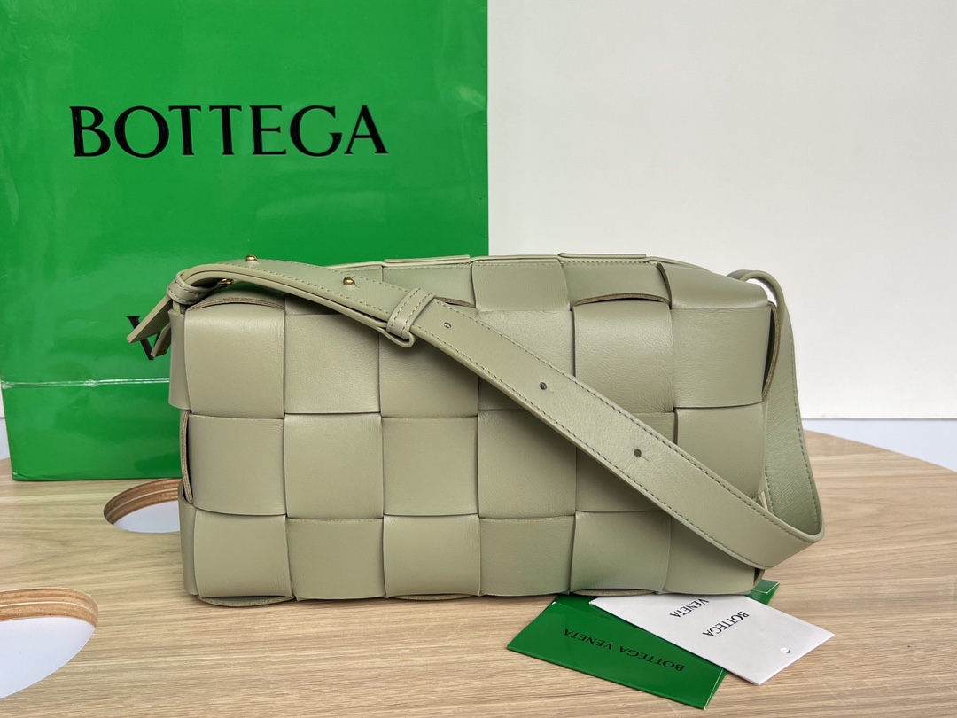 Bottega Veneta Cassette Bag Lambskin Leather Crossbody, 28x14x10cm