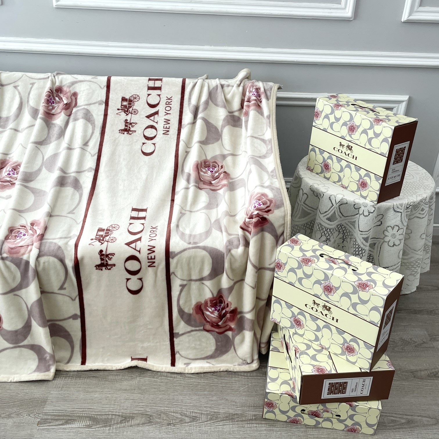 Multipurpose Lightweight Travel Blanket: Comfortable, Soft, and Stylish Ferret Design - 图片 5