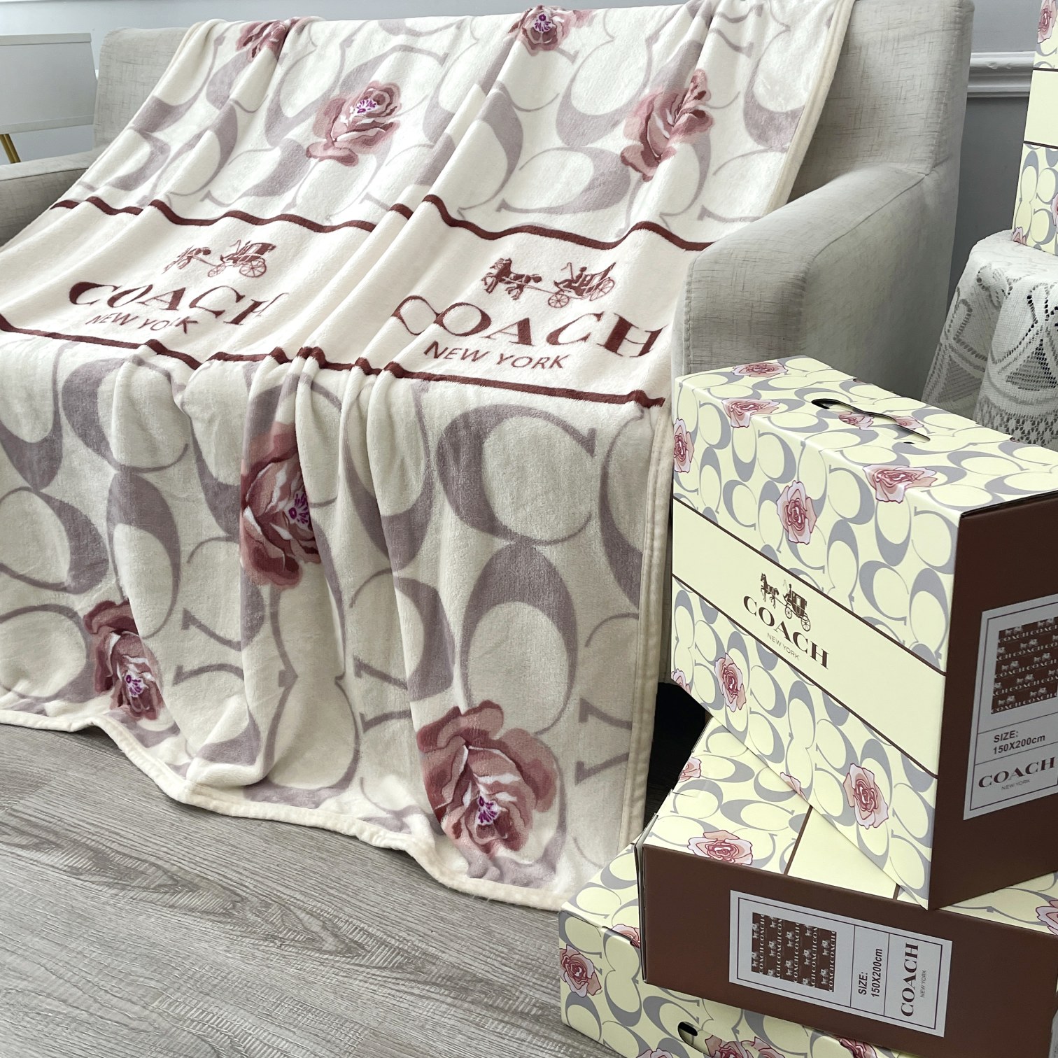 Multipurpose Lightweight Travel Blanket: Comfortable, Soft, and Stylish Ferret Design - 图片 6