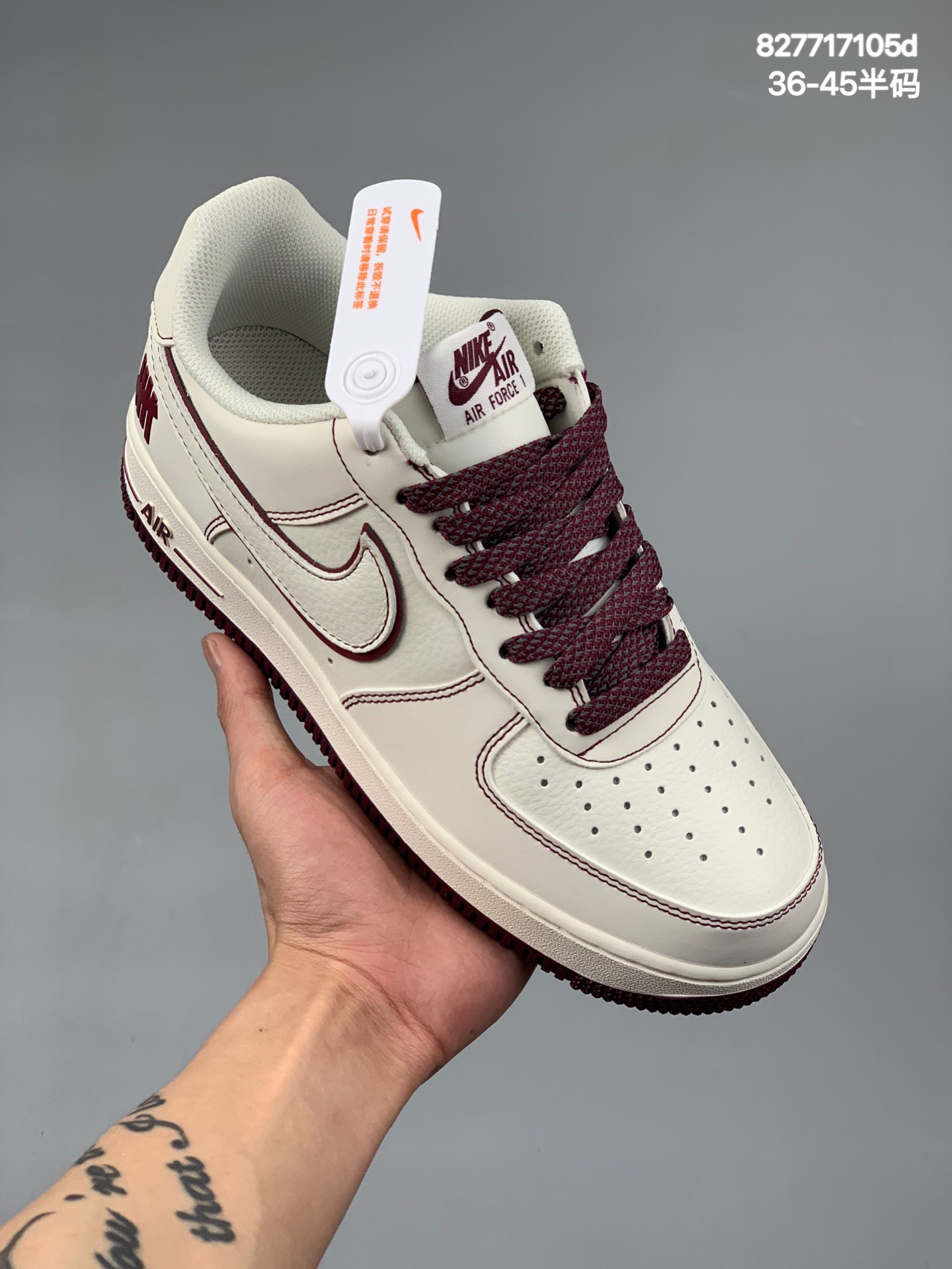 本地
洛杉矶潮牌店限量发售 公司级 Undefeated x Nike Air Force 1 Low 酒红色 空军一号低帮休闲板鞋 定制皮料 原装定制鞋盒 炫彩反光 细节满满 原楦头原纸板 内置全掌气垫  
货号：UN3699-022 
尺码：36 36.5 37.5 38 38.5 39 40 40.5 41 42 42.5 43 44 44.5 45
编码：827717105d