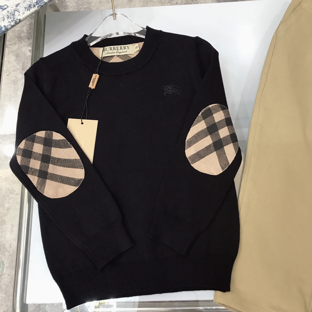 “BURBERR* Classic Logo Suits: High-Quality Knitted Fabric for Winter Comfort” - 图片 5