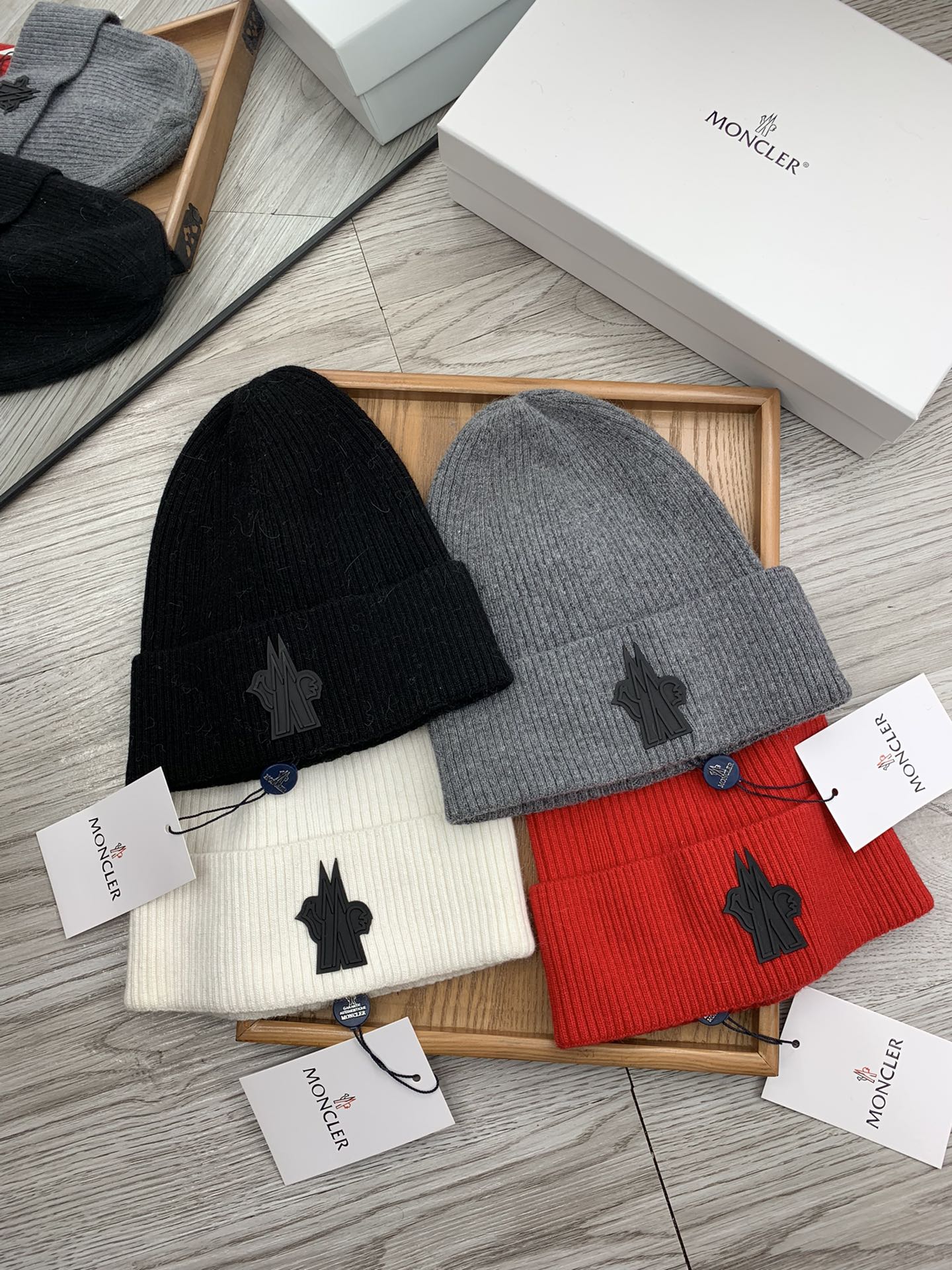 NO:363263,.Covered. [Wool Single Hat] Customers provide wool!  A precious collection of soul hats!  Guest color yarn is very beautiful!  classic!  The touch is soft and greasy. 70 wool 30 rabbit hair. A lamb combed lamb can only produce 30-40g of wool. Such a hat requires three or four lambs. Don’t use ordinary hats on the market to pretend to be. Is the yarn supplied by customers good? The market goods are incomparable!  The top-notch luxury of materials is the charm of the product. Easy access to the counter. Those who mix in the counter must receive it. They love every color. And they are beautiful and endurable!  Men, women, young and old can wear it!  You can beautify the real thing~ Hat Straw Hat Fisherman's Hat Baseball Hat Knitted Hats, Hats, Moncler, espadrilles, hats.蒙口.【羊毛单帽】客供小羊毛！珍贵典藏的灵魂帽子！客供色纱.每个颜色都非常好看！经典！手感软腻.70羊毛30兔毛.一只小羊精梳过的小羊仅能产出30-40g的羊毛.这么一个帽子得三四只小羊.不要拿市面上普通帽子冒充相比.客供的纱线好吗.市场货没得比！用料顶级奢华这就是产品的魅力.轻松出入专柜.混专柜的来必收.素色每个颜色都爱.而且美耐级了！男女老少均可用佩戴！见到实物你们能美化了～帽子草帽渔夫帽棒球帽针织帽,帽子,Moncler,espadrilles,hats,hat