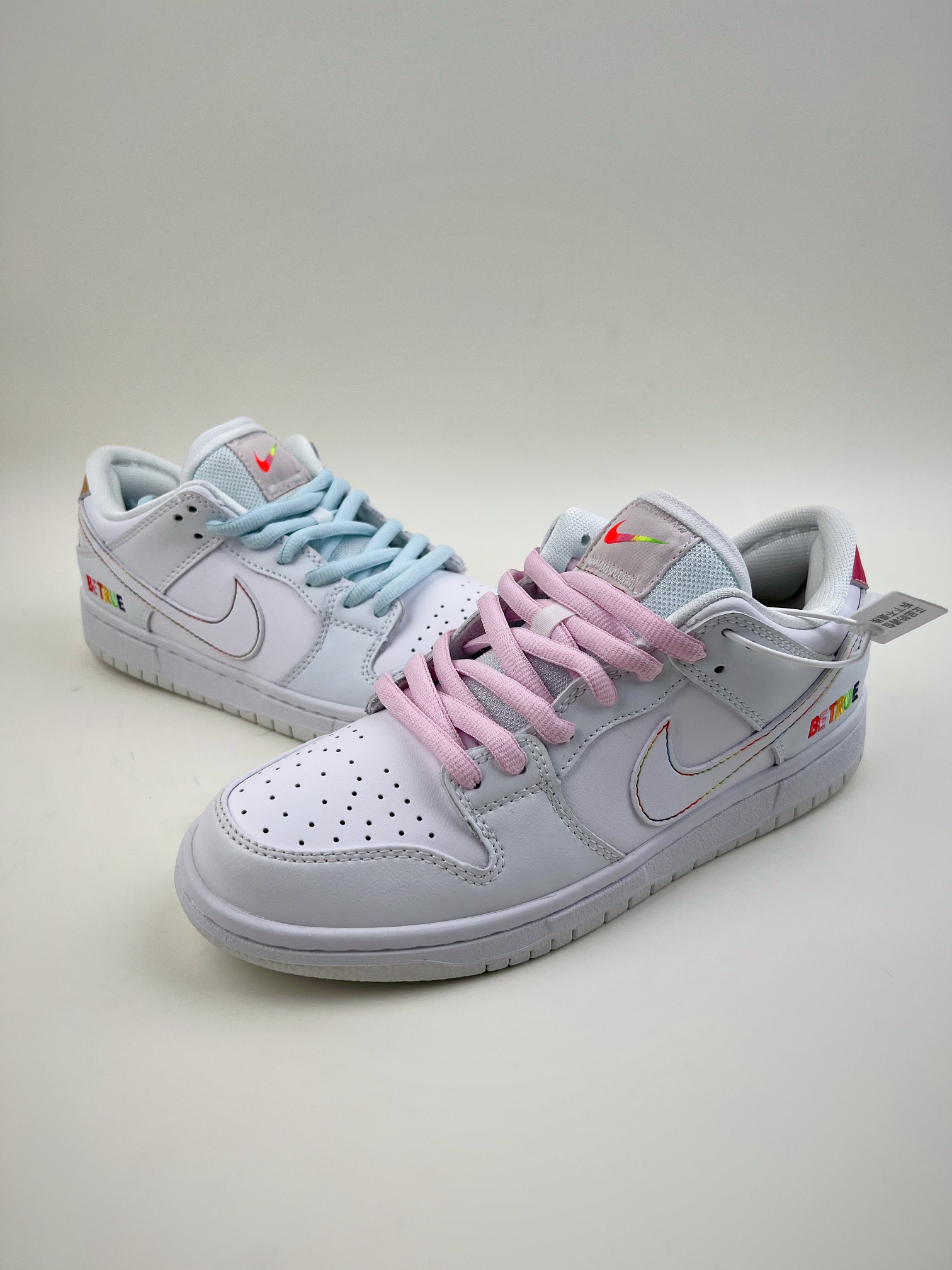 210 NIKE SB Dunk Low "Be True" 彩虹 DR4876-100