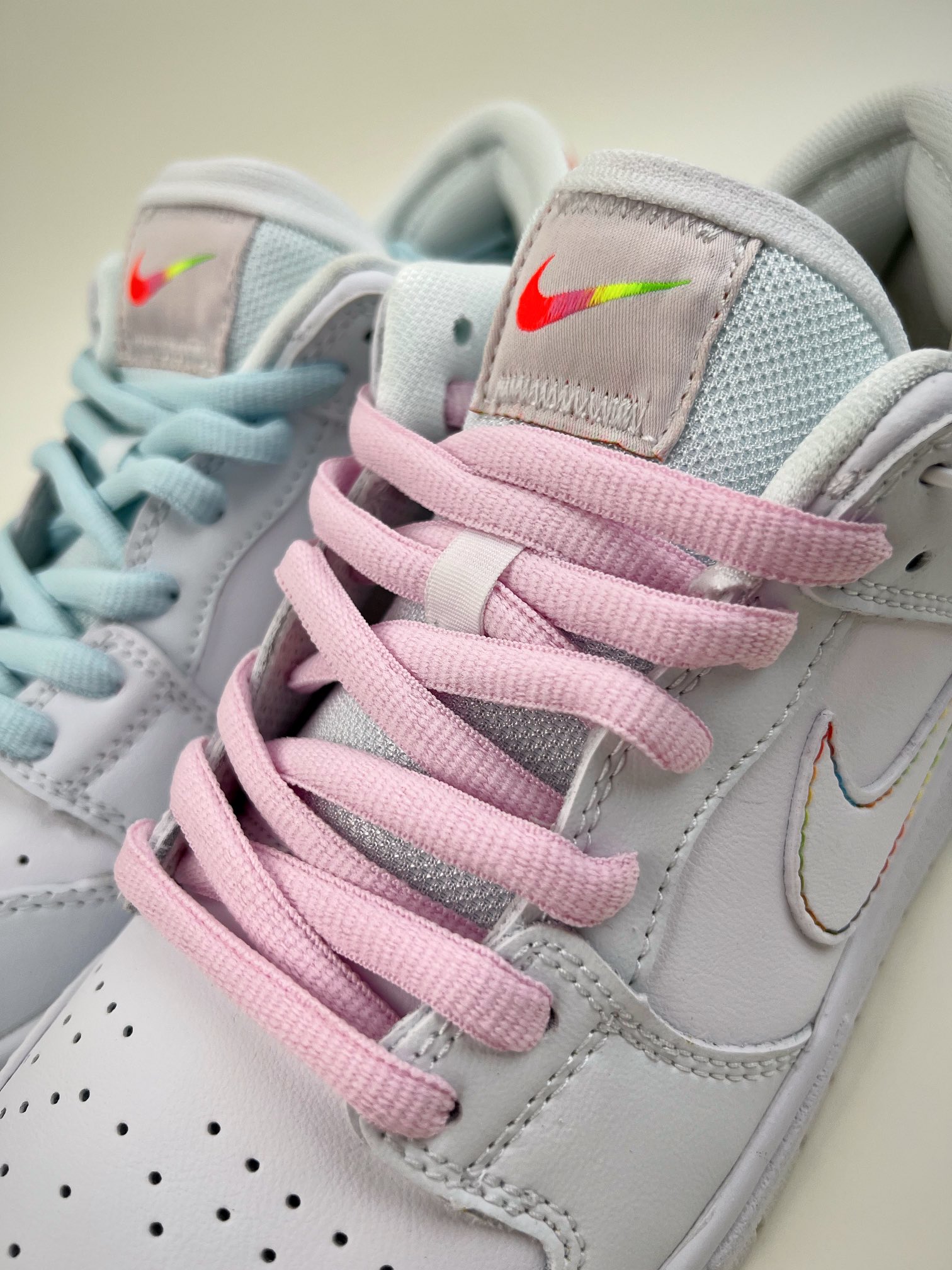 210 NIKE SB Dunk Low "Be True" 彩虹 DR4876-100