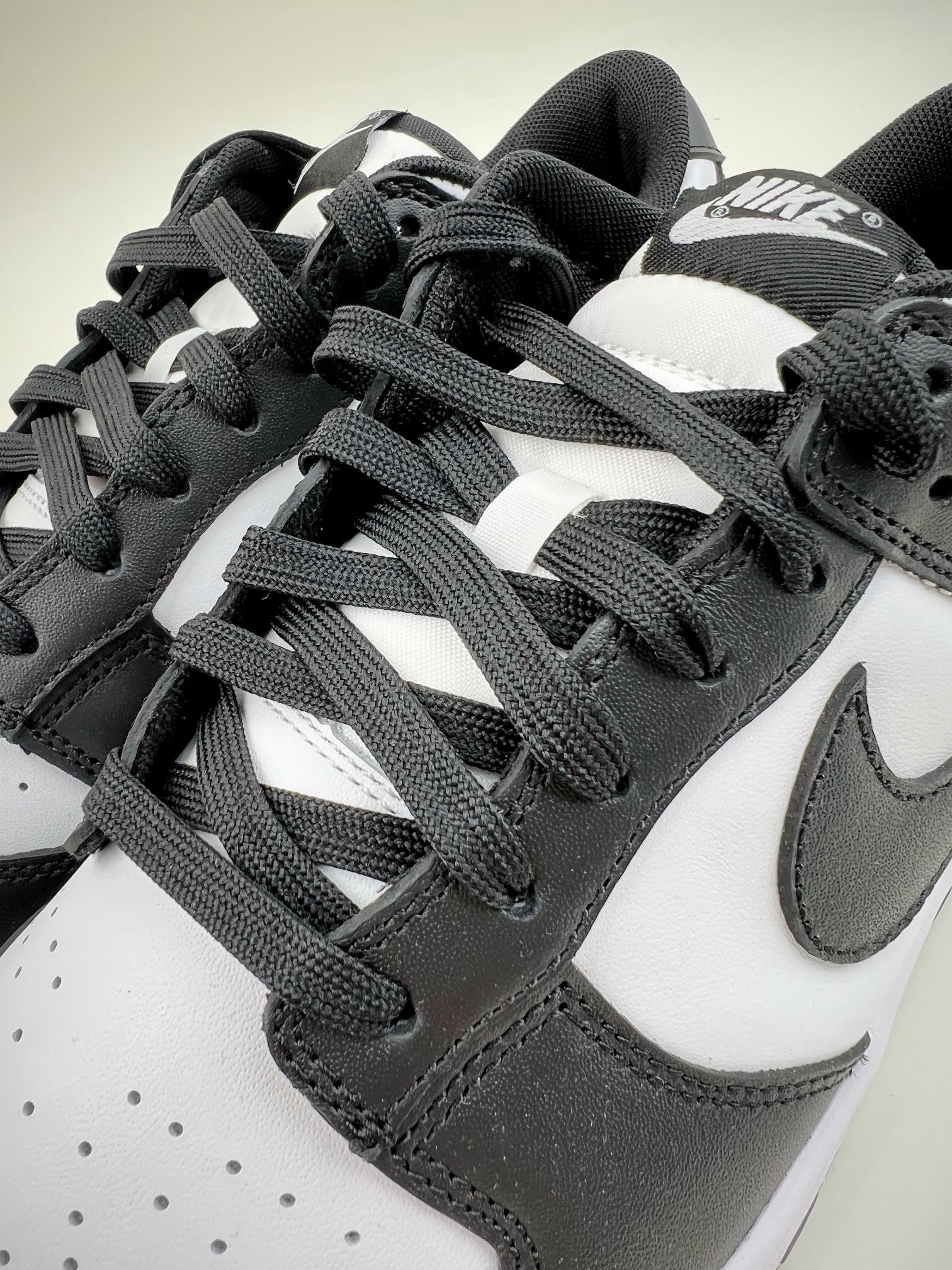 210 Nike SB Dunk low “white/black” 黑白熊猫奥利奥  DD1391-100