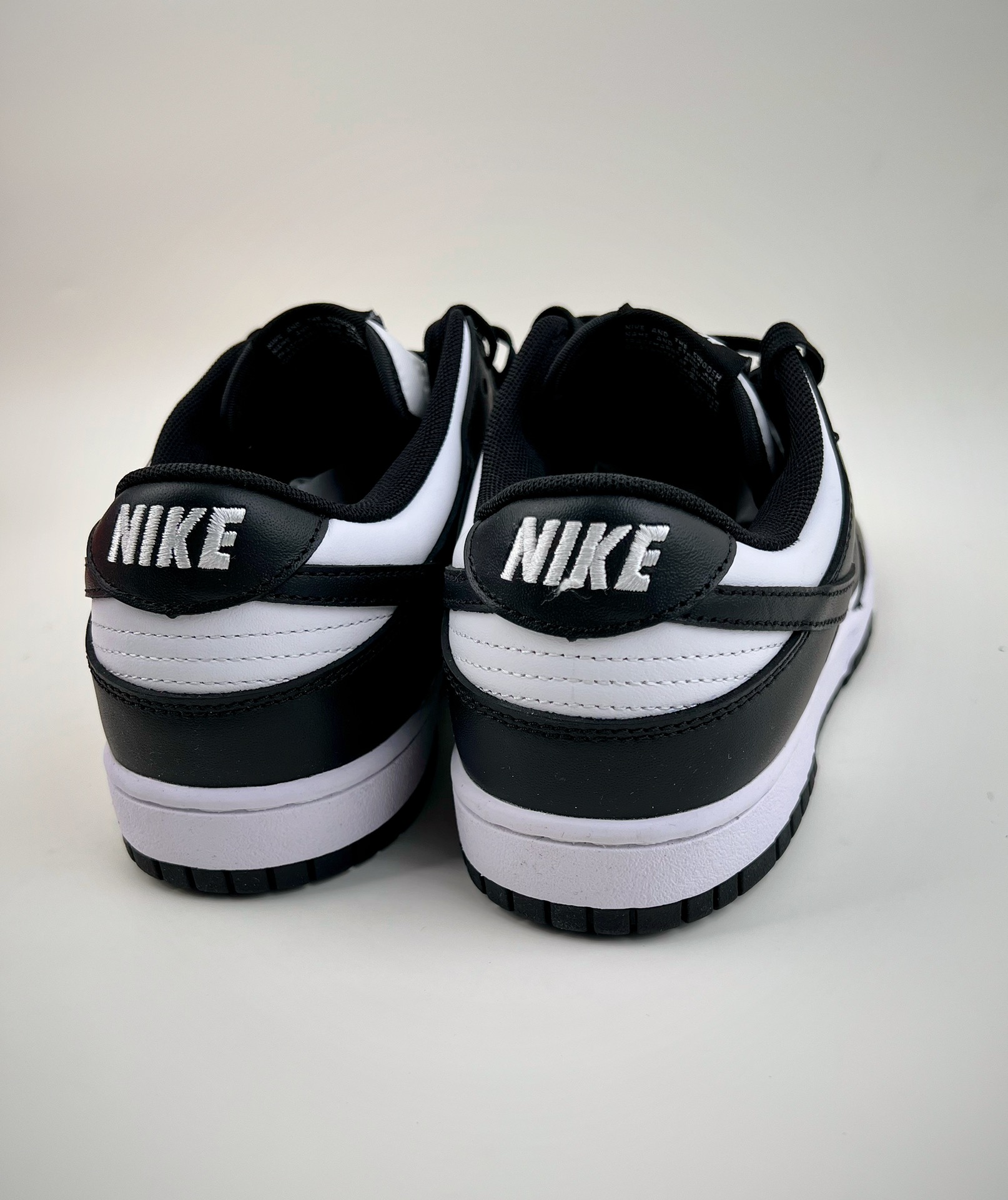 210 Nike SB Dunk low “white/black” 黑白熊猫奥利奥  DD1391-100