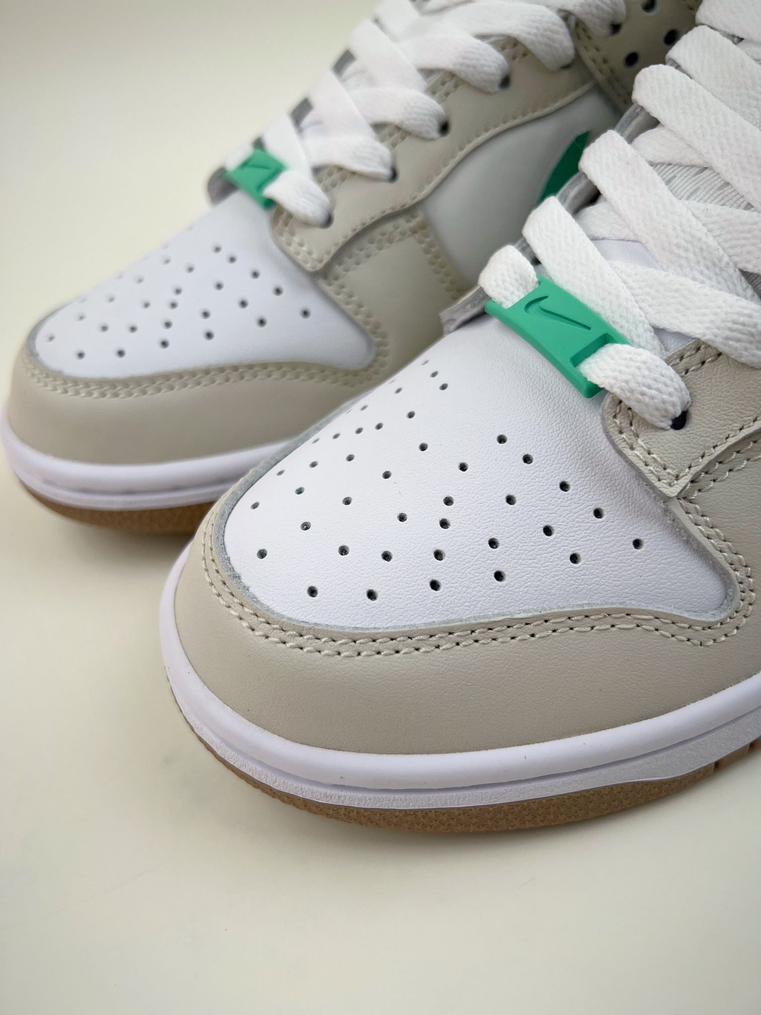 280 NIKE Dunk SB Low 白棕绿 DX6063-131