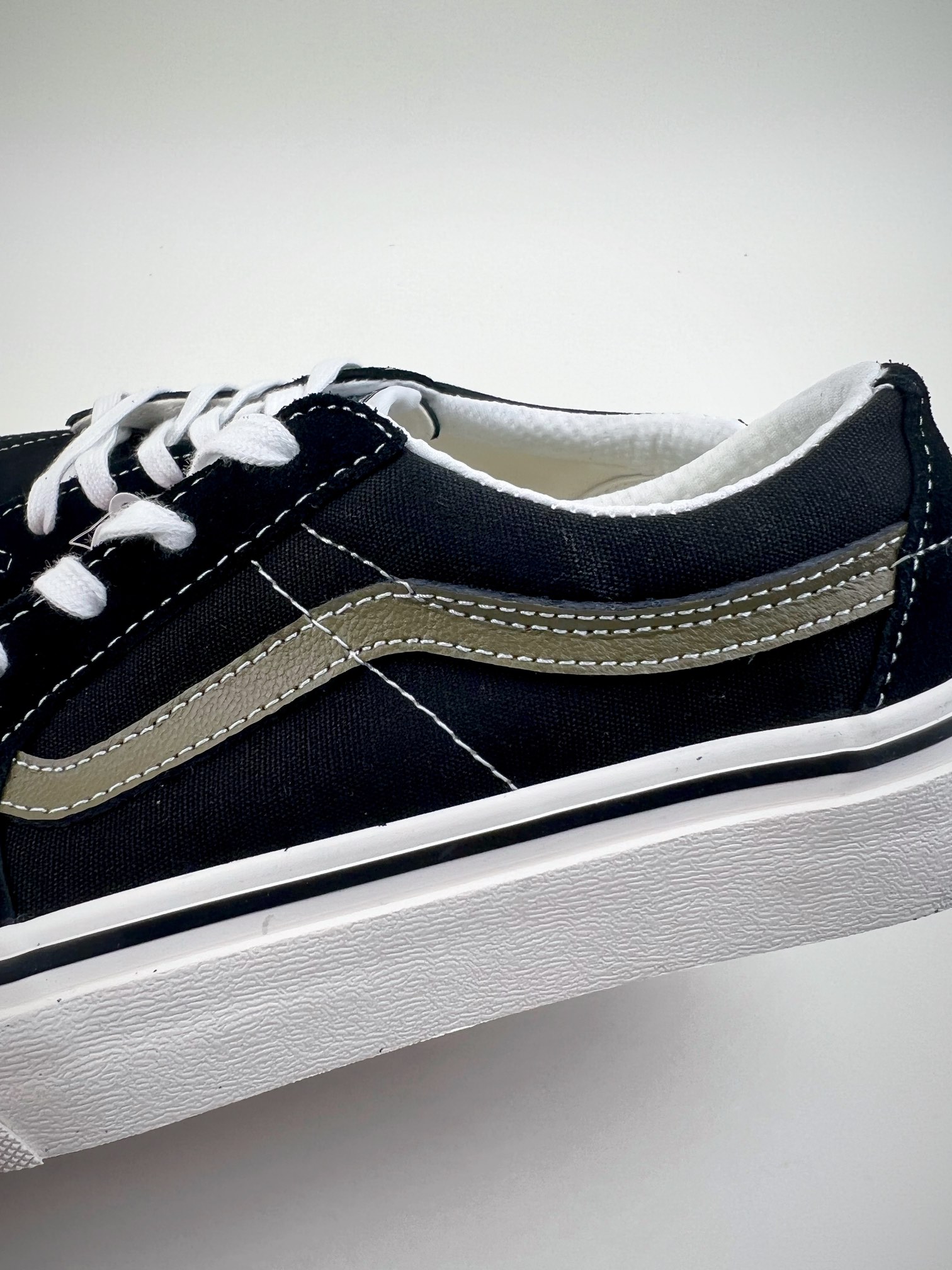 Vans Sk8-Low Green Strip 2022 Fall New Vans Casual Canvas Shoes Classic Versatile Skateboard Shoes