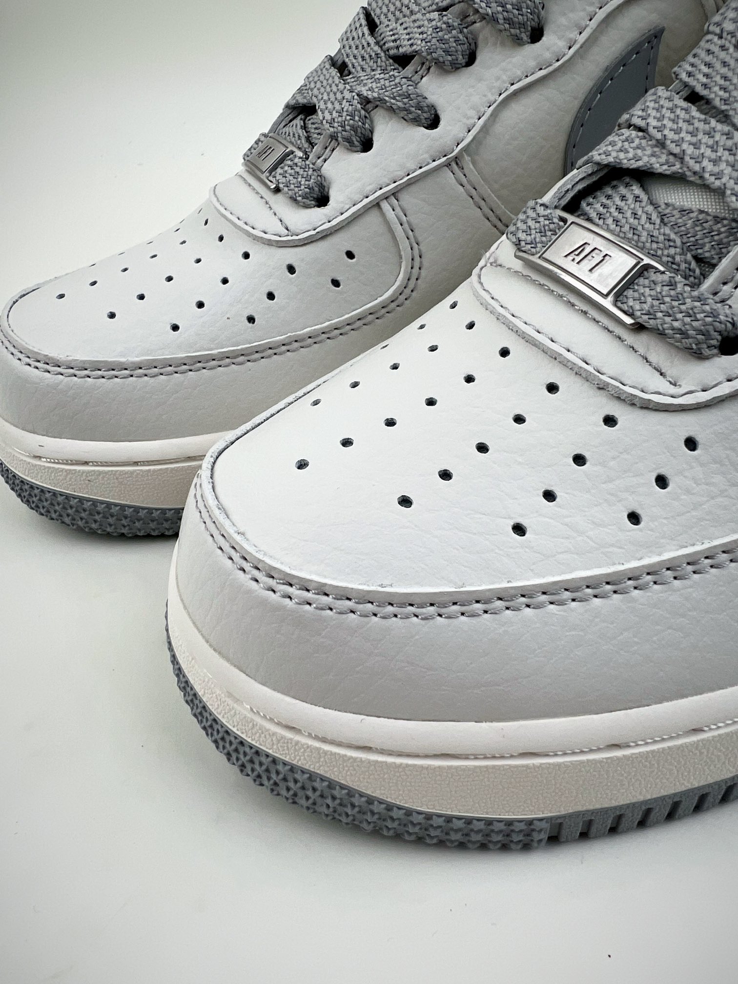 240 Nike Air Force 1 Low 07 白灰 3M反光版 UN6695-288