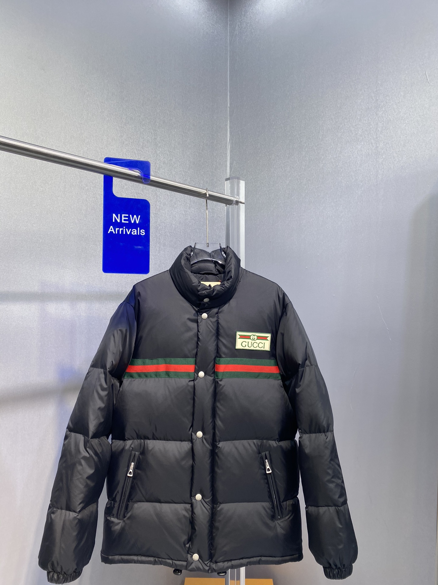 Guangzhou high-end 2023 autumn/winter down jacket, original 1:1 custom hardware, top 90 white duck down, plump and soft, unisex sizes 40-48.-Big cat