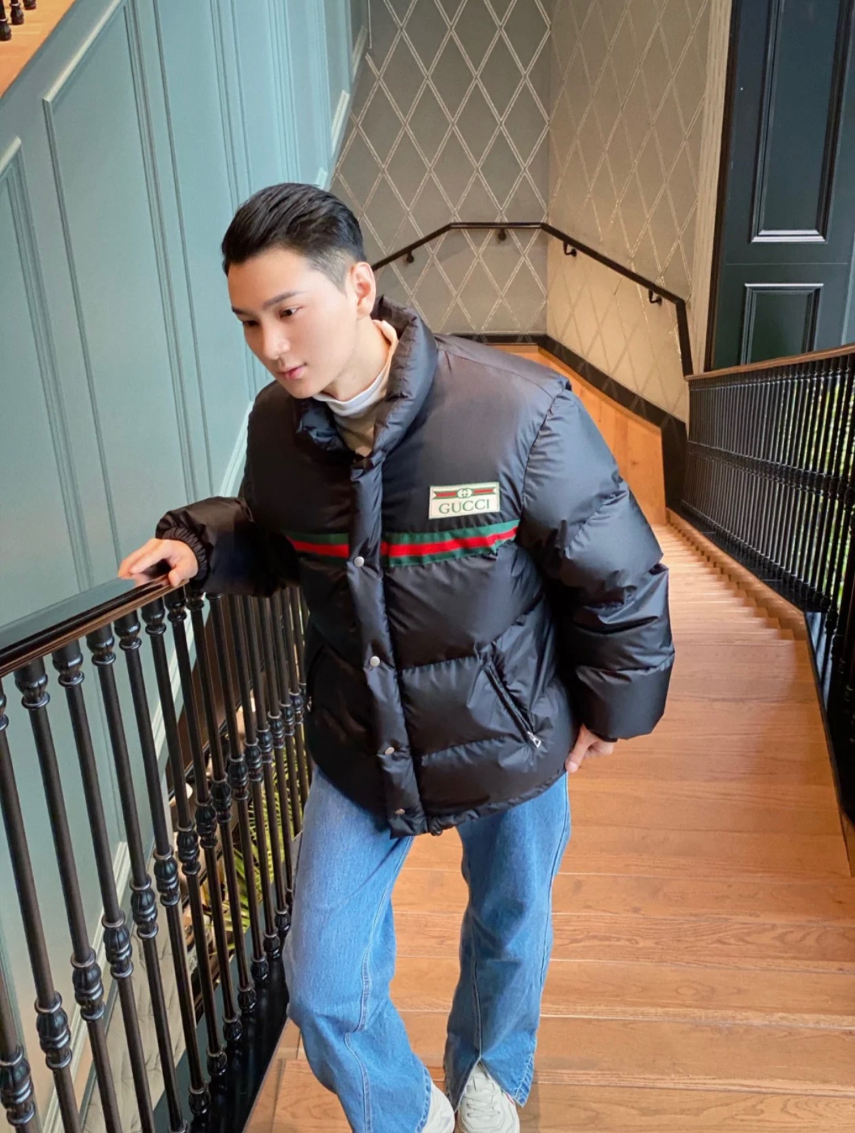 Guangzhou high-end 2023 autumn/winter down jacket, original 1:1 custom hardware, top 90% white duck down, unisex sizes 40-48. Excellent quality and comfort.-Big cat