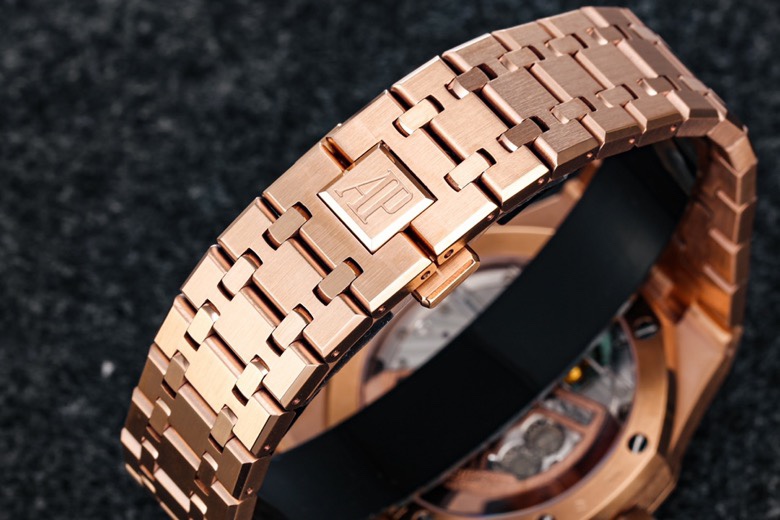 i1661602727 3508 8 AMO Watch