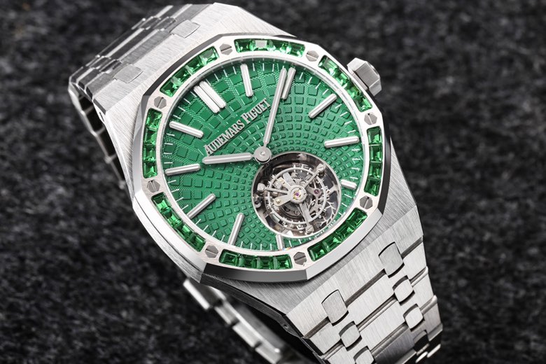 i1661602801 1050 1 AMO Watch