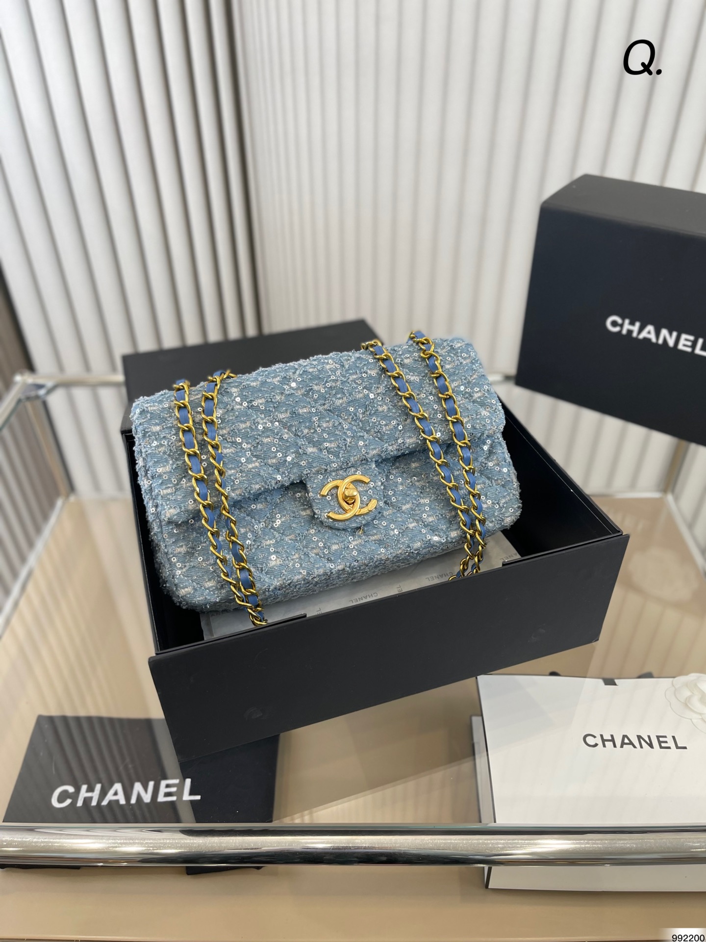 J5 4色飞机盒 Chanel香奈儿编织包 搭配休闲范超吸晴 经典百搭的包包 优雅大气 时尚休闲 上身绝美 集美必备 尺寸25 15