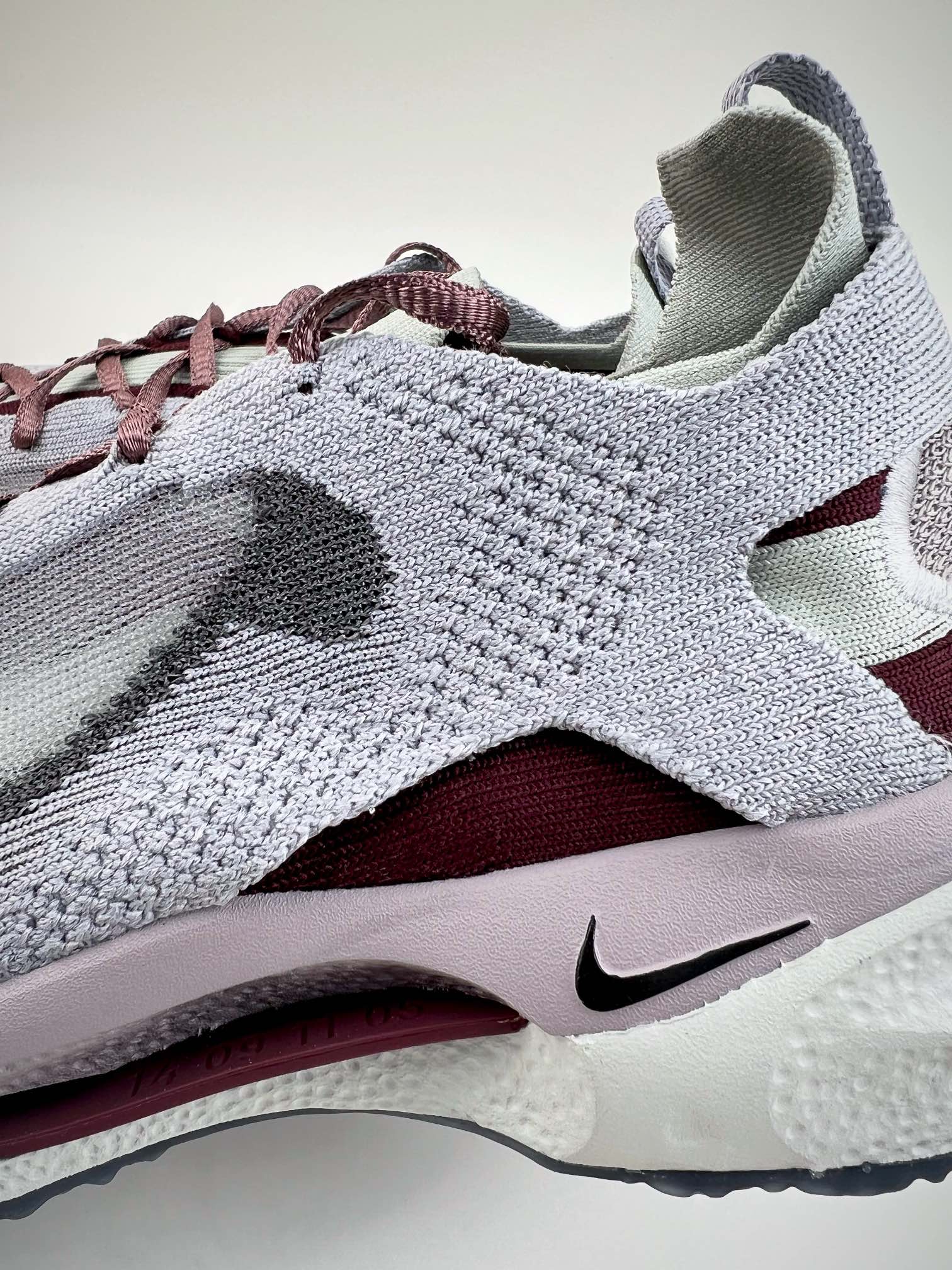 250 Nike Spark Flyknit 灰紫 低帮轻便休闲跑步鞋 DD1901-600