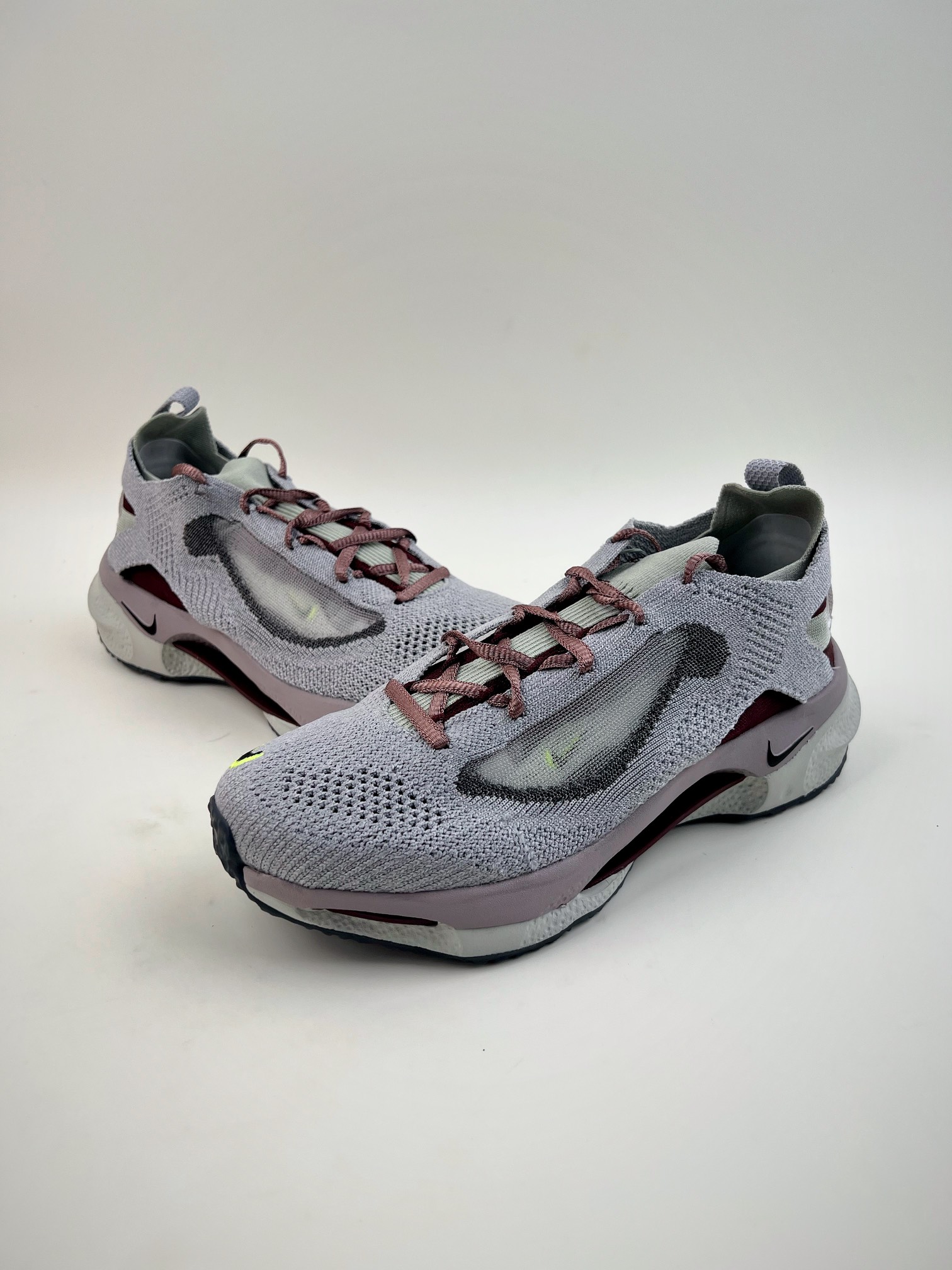 250 Nike Spark Flyknit 灰紫 低帮轻便休闲跑步鞋 DD1901-600