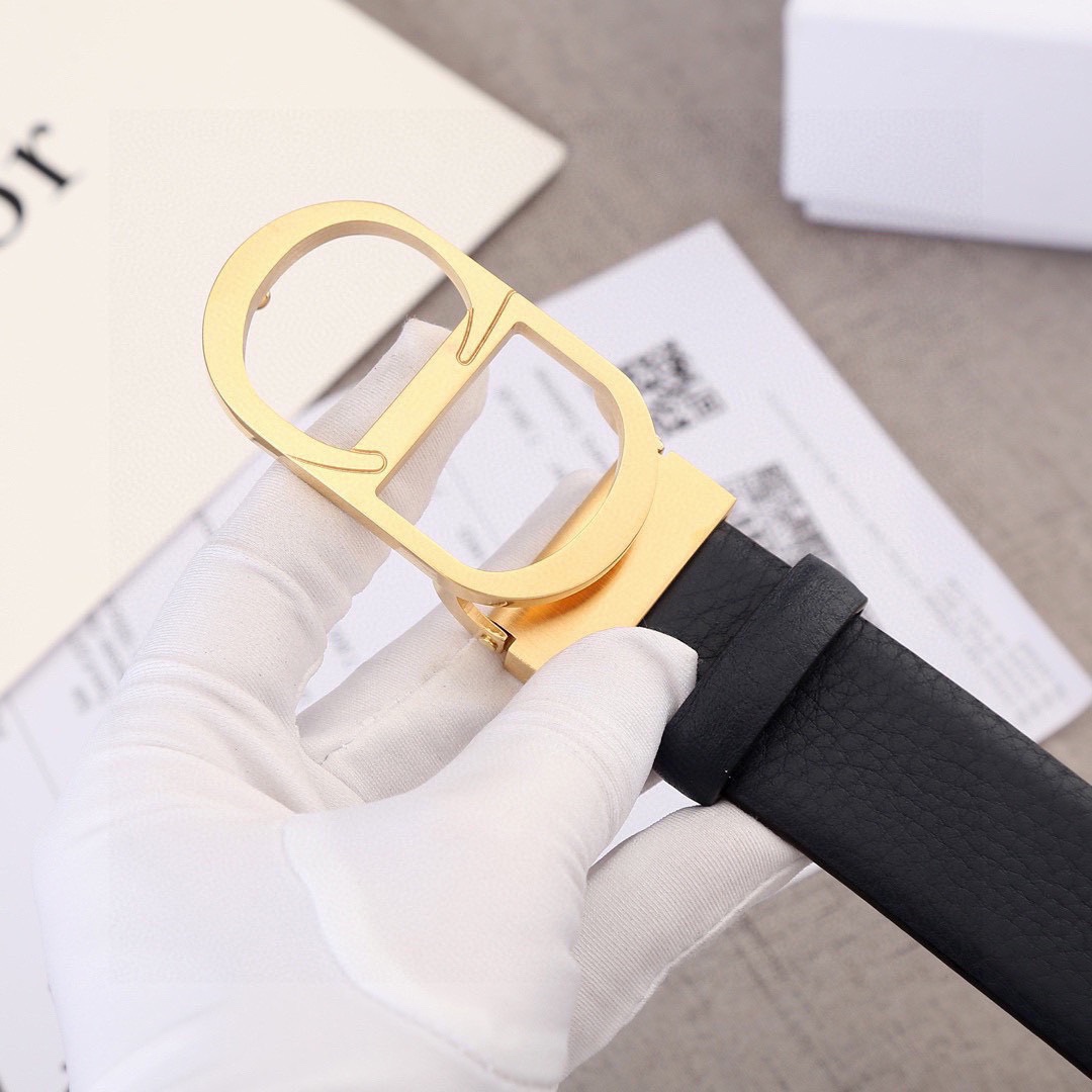 宽度3.5cm Dior（迪奧）摔紋無線帶身/採用進口雙面頭層牛皮，手感細膩、配經典板扣/商務高端大氣上