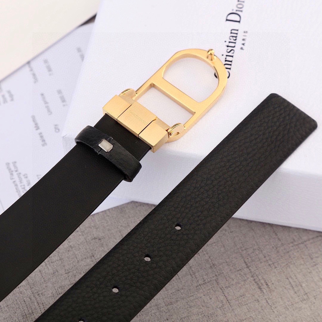 宽度3.5cm Dior（迪奧）摔紋無線帶身/採用進口雙面頭層牛皮，手感細膩、配經典板扣/商務高端大氣上