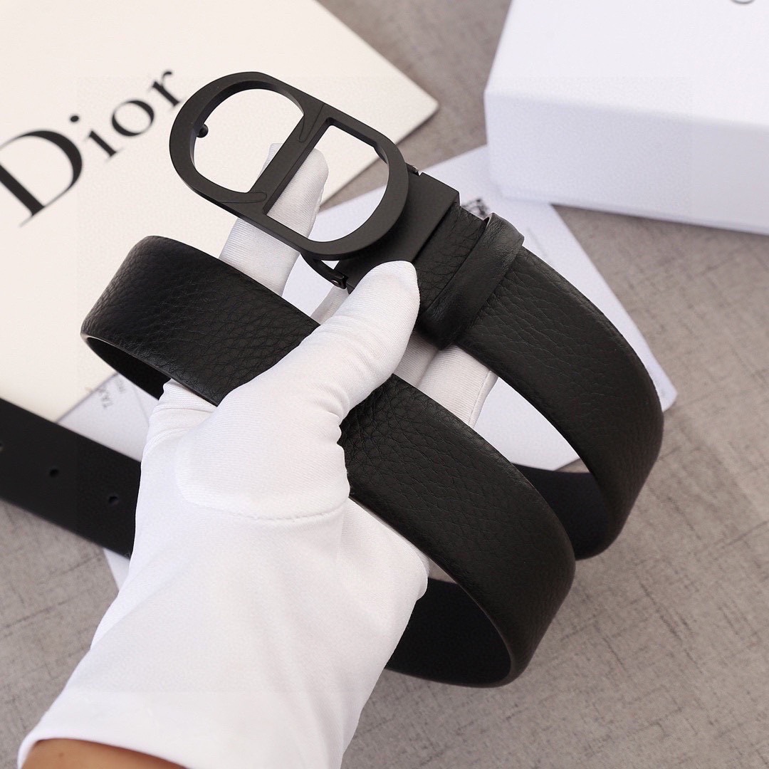 宽度3.5cm Dior（迪奧）摔紋無線帶身/採用進口雙面頭層牛皮，手感細膩、配經典板扣/商務高端大氣上