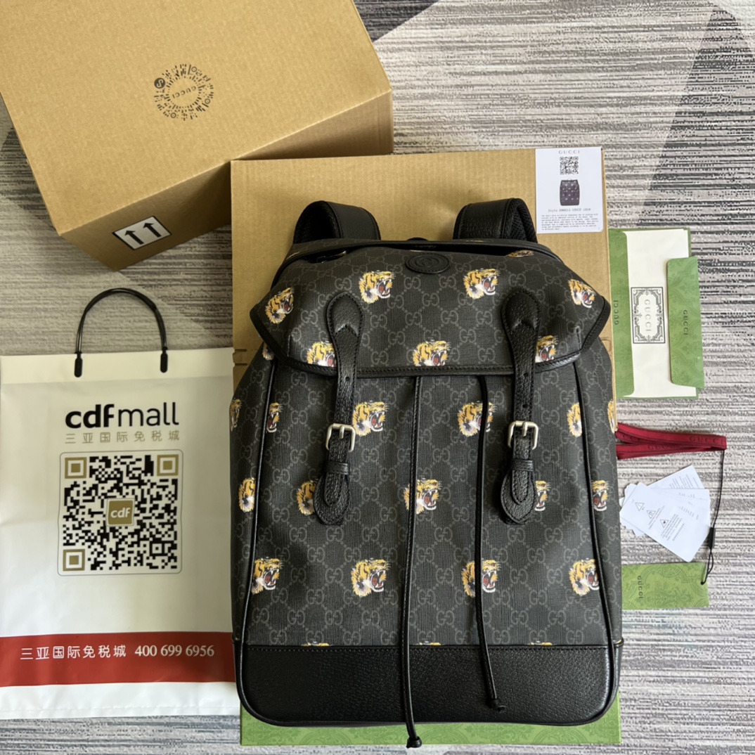 GUCCI Black Tiger Print Double G Medium Backpack