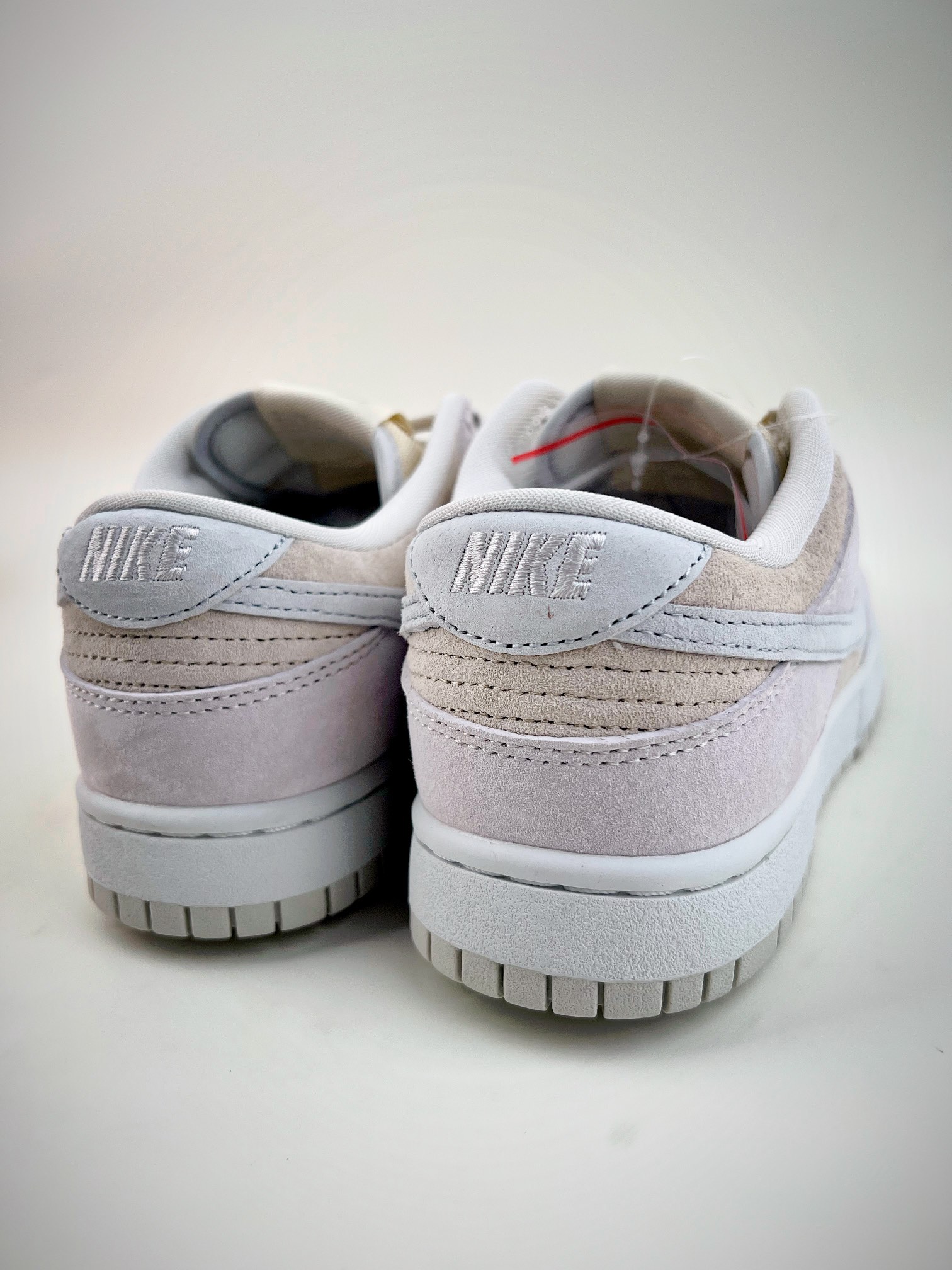 240 Nike Dunk Low PRM “Vast Grey” 复古奶灰色 DD8338-001