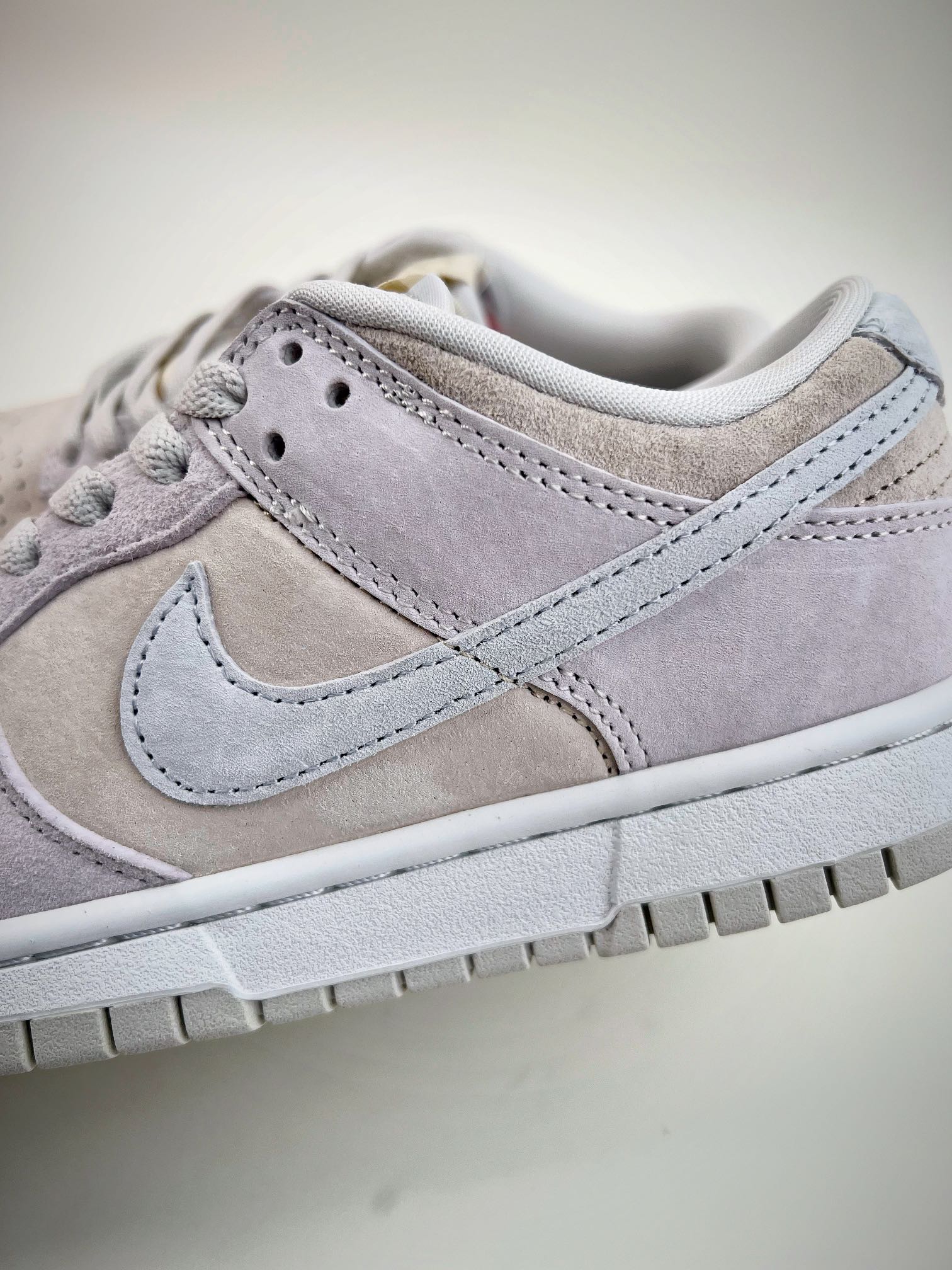 240 Nike Dunk Low PRM “Vast Grey” 复古奶灰色 DD8338-001