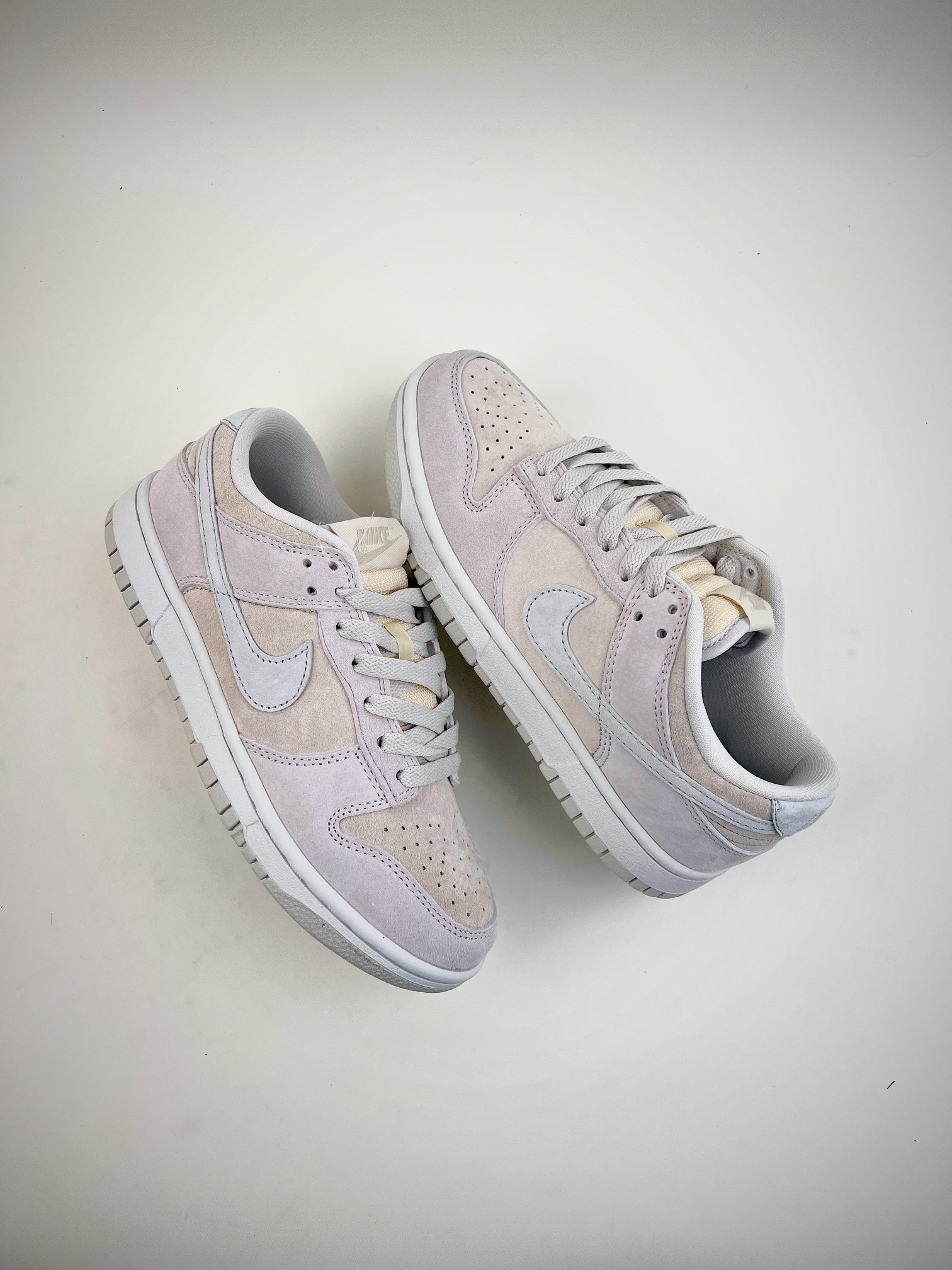 240 Nike Dunk Low PRM “Vast Grey” 复古奶灰色 DD8338-001